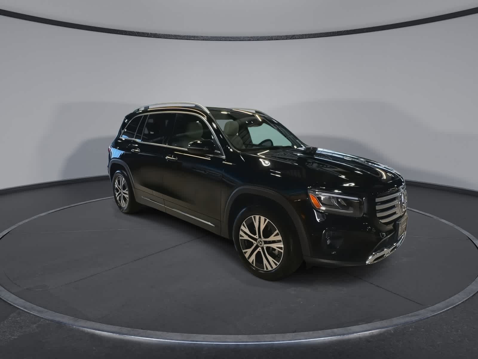 Thumbnail: 2026 Mercedes-Benz GLB - 4