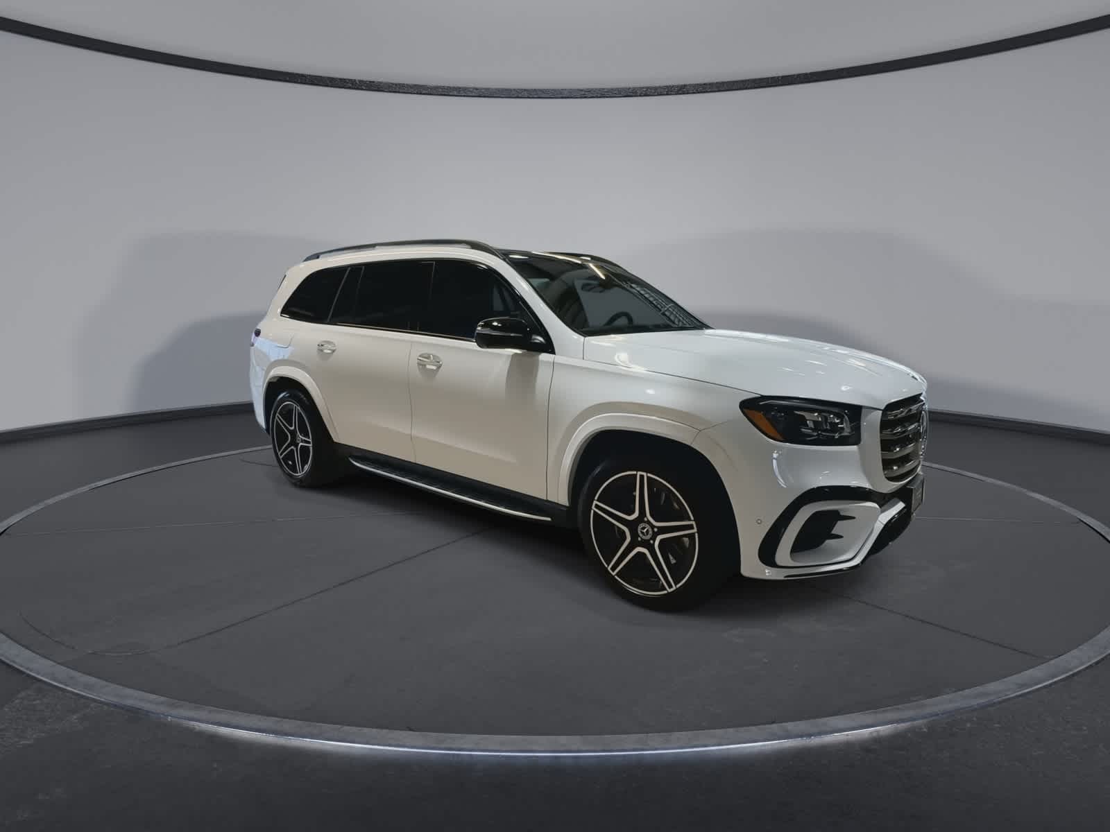 Thumbnail: 2025 Mercedes-Benz GLS - 2