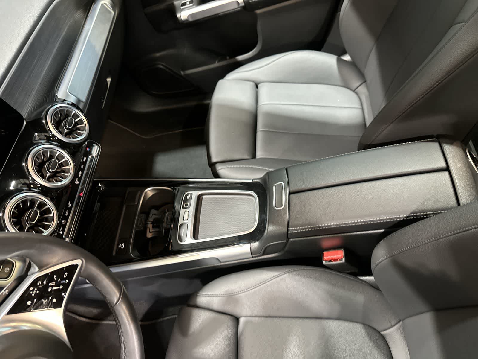 Thumbnail: 2025 Mercedes-Benz GLB - 28