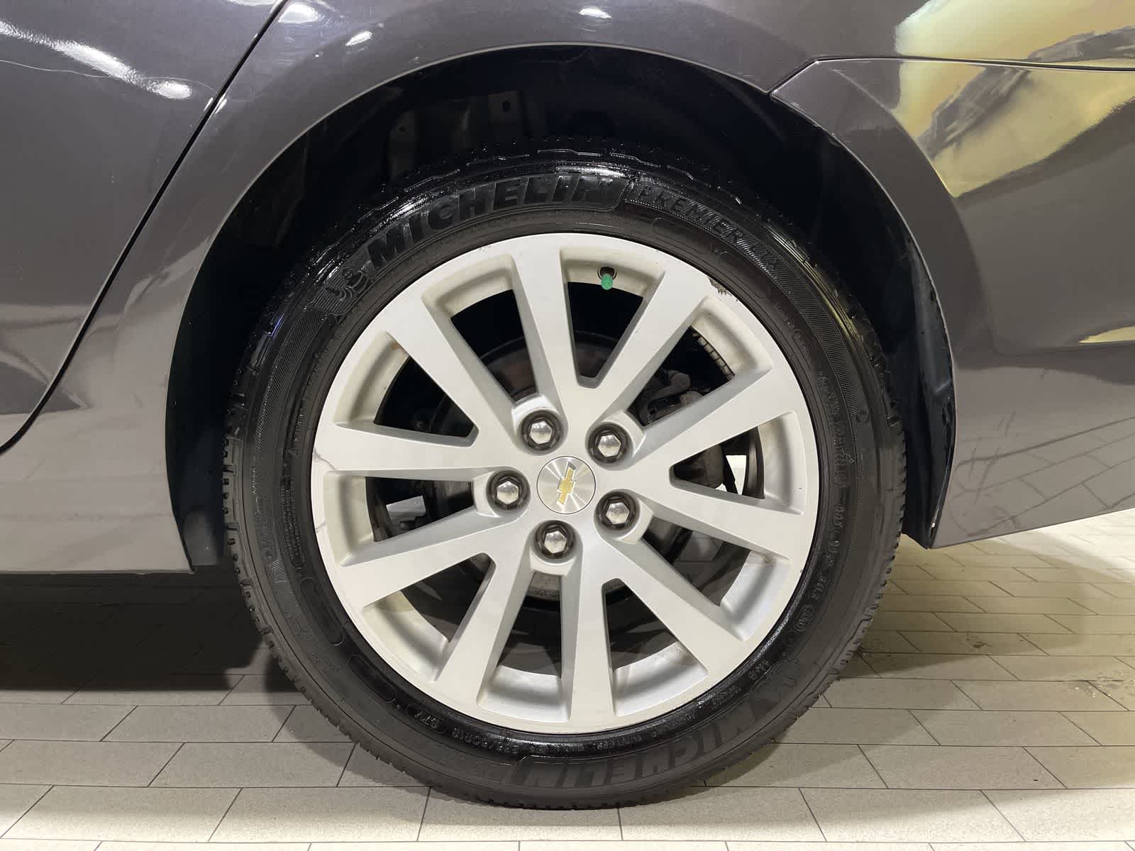 Thumbnail: 2013 Chevrolet Malibu - 20