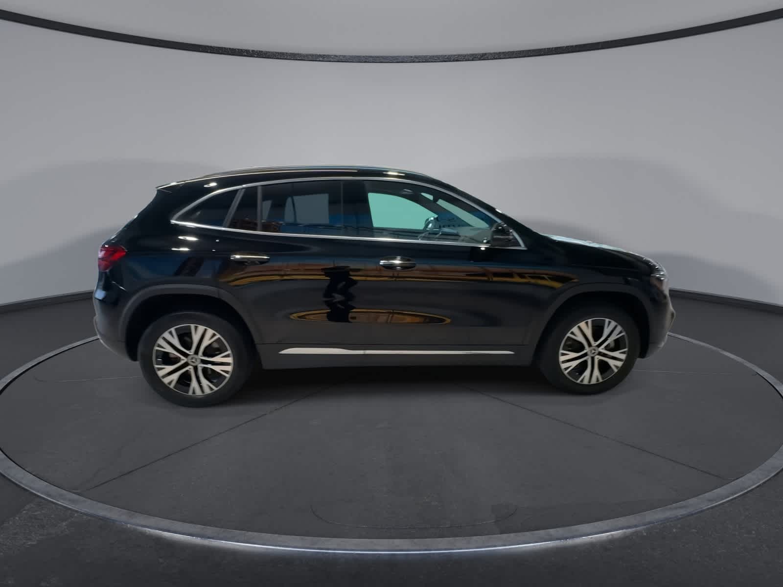 Thumbnail: 2026 Mercedes-Benz GLB - 2