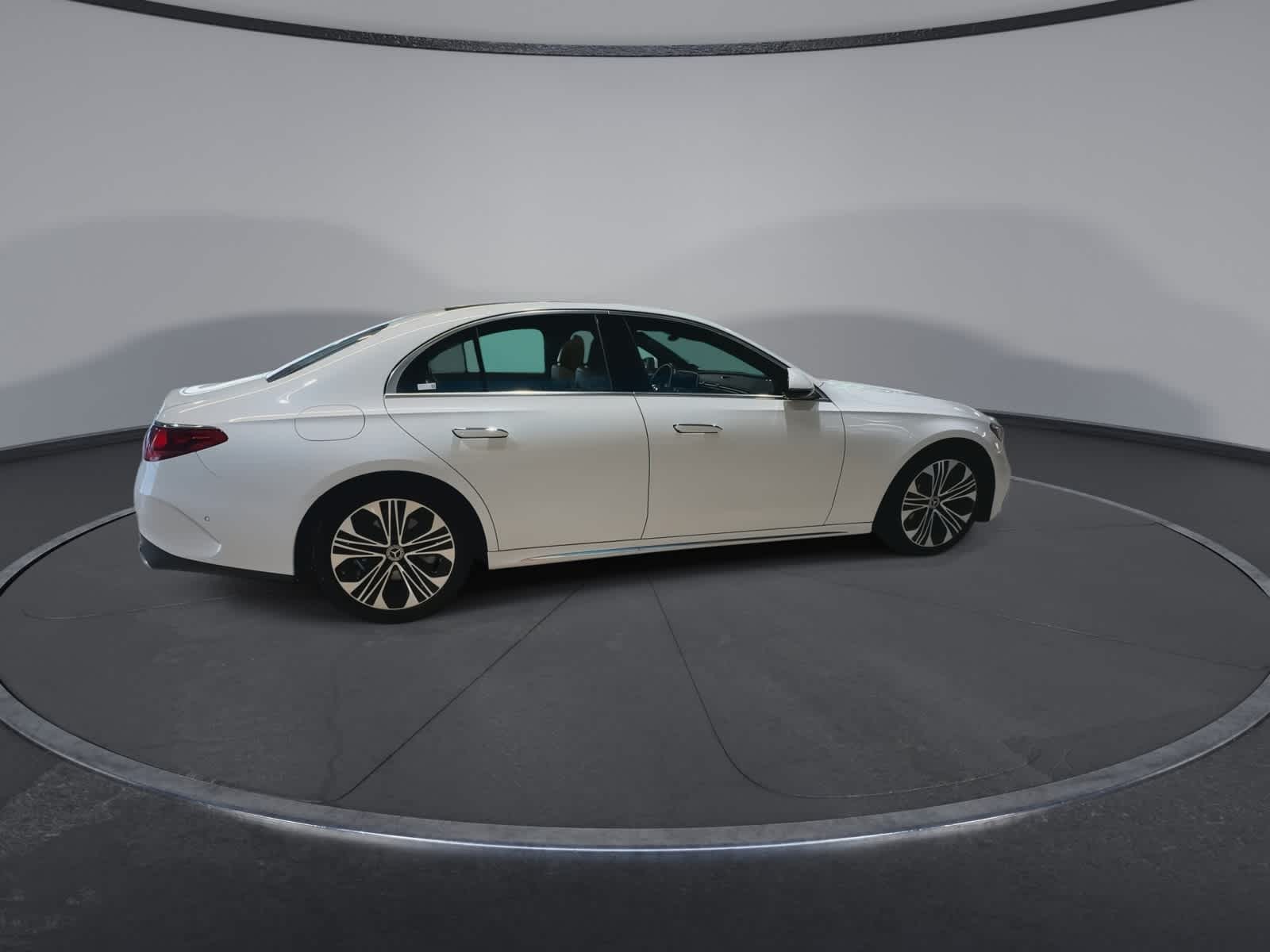 Thumbnail: 2025 Mercedes-Benz E-Class - 12