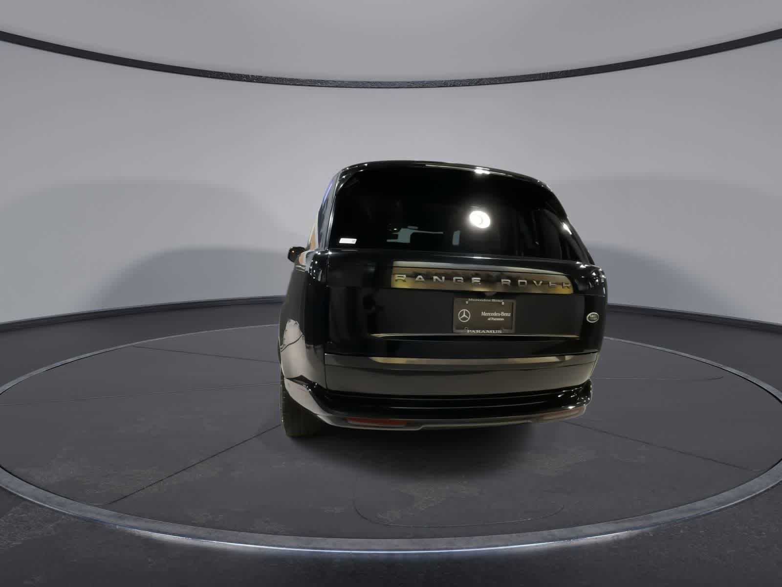 Thumbnail: 2023 Land Rover Range Rover - 10