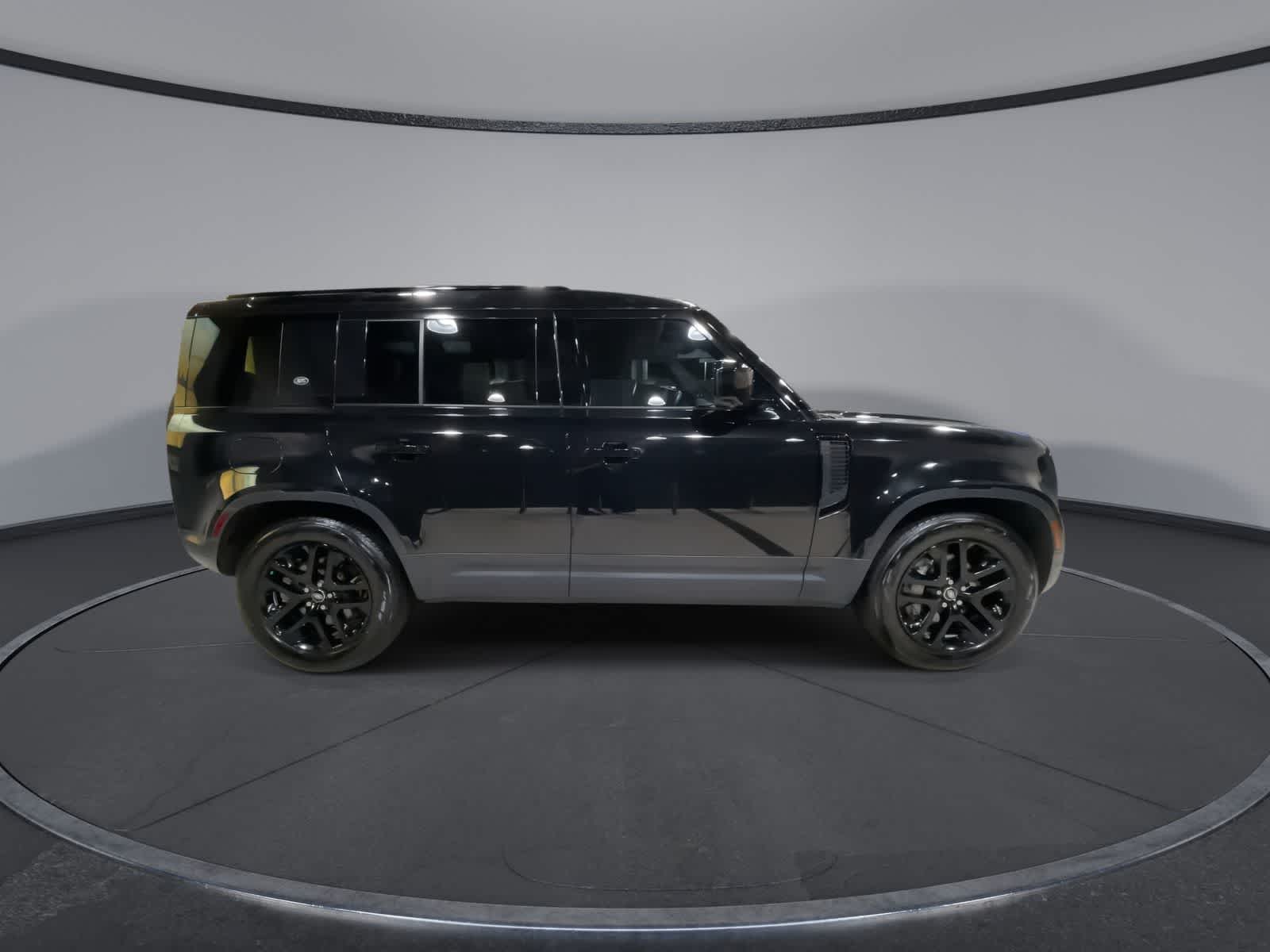 Thumbnail: 2023 Land Rover Defender - 2