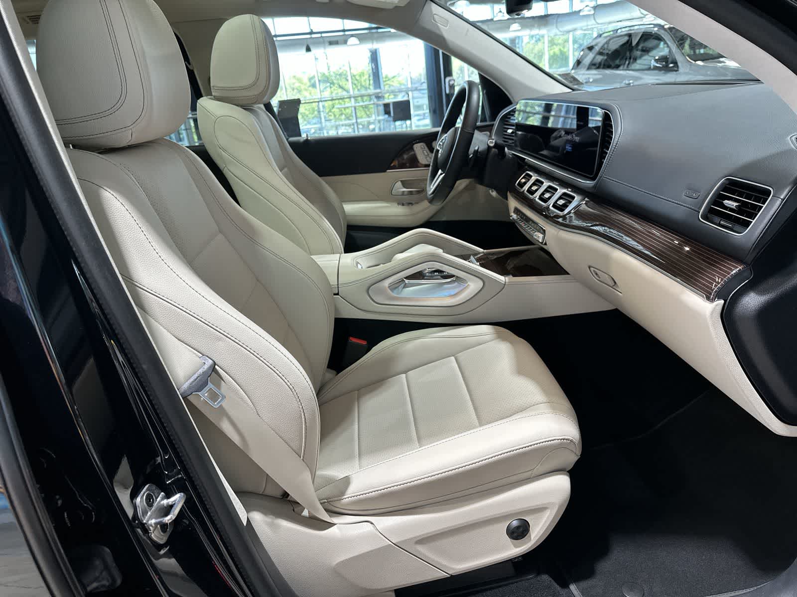 Thumbnail: 2022 Mercedes-Benz GLS - 26