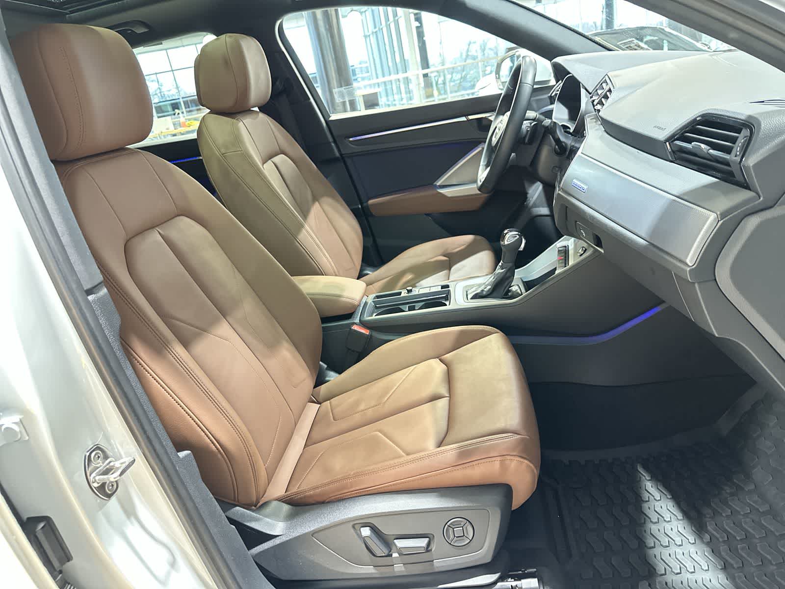 Thumbnail: 2022 Audi Q3 - 26