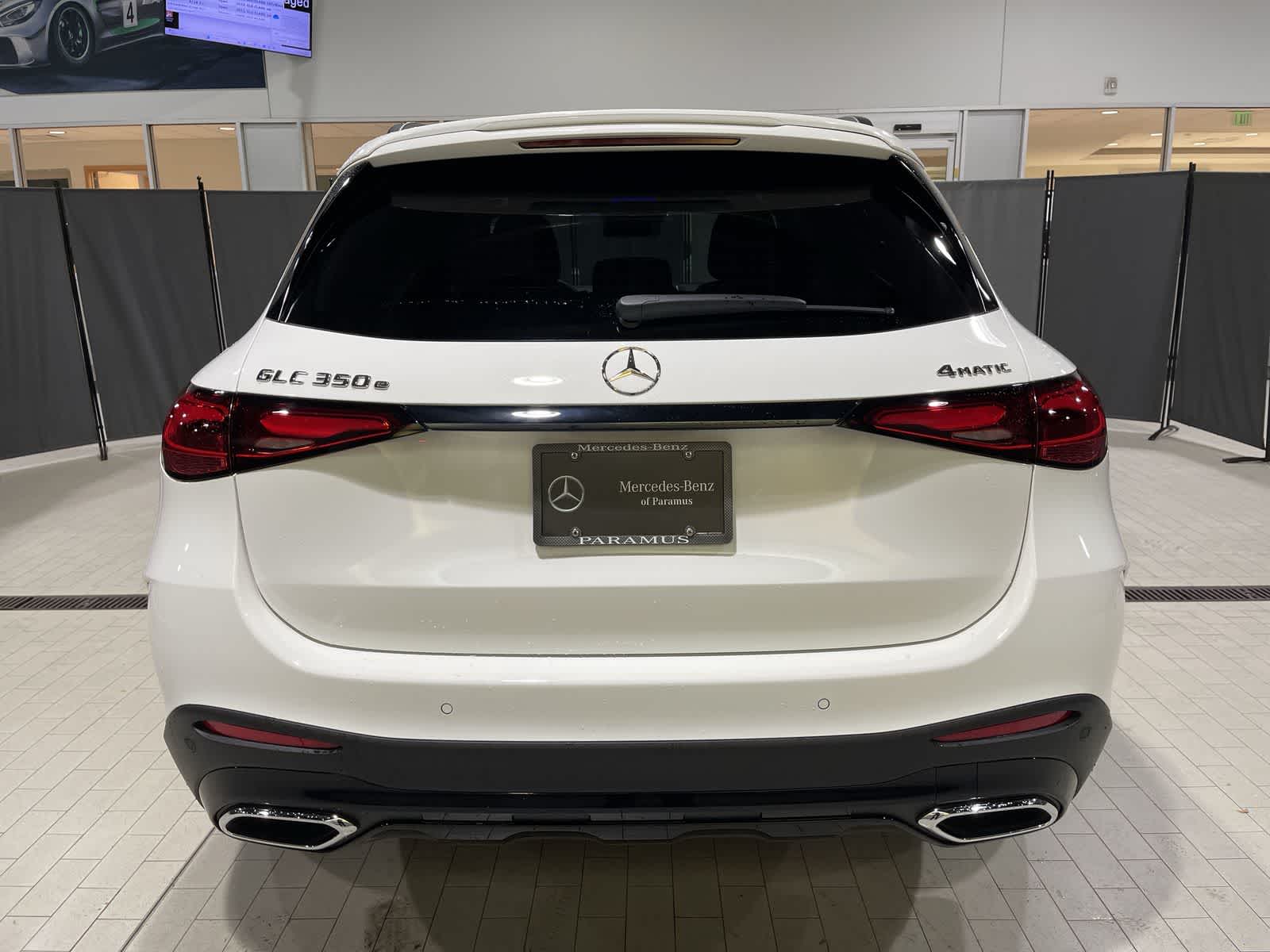 Thumbnail: 2025 Mercedes-Benz GLC - 17