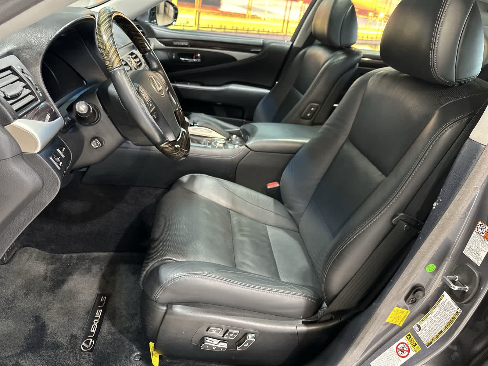 Thumbnail: 2016 Lexus LS - 23