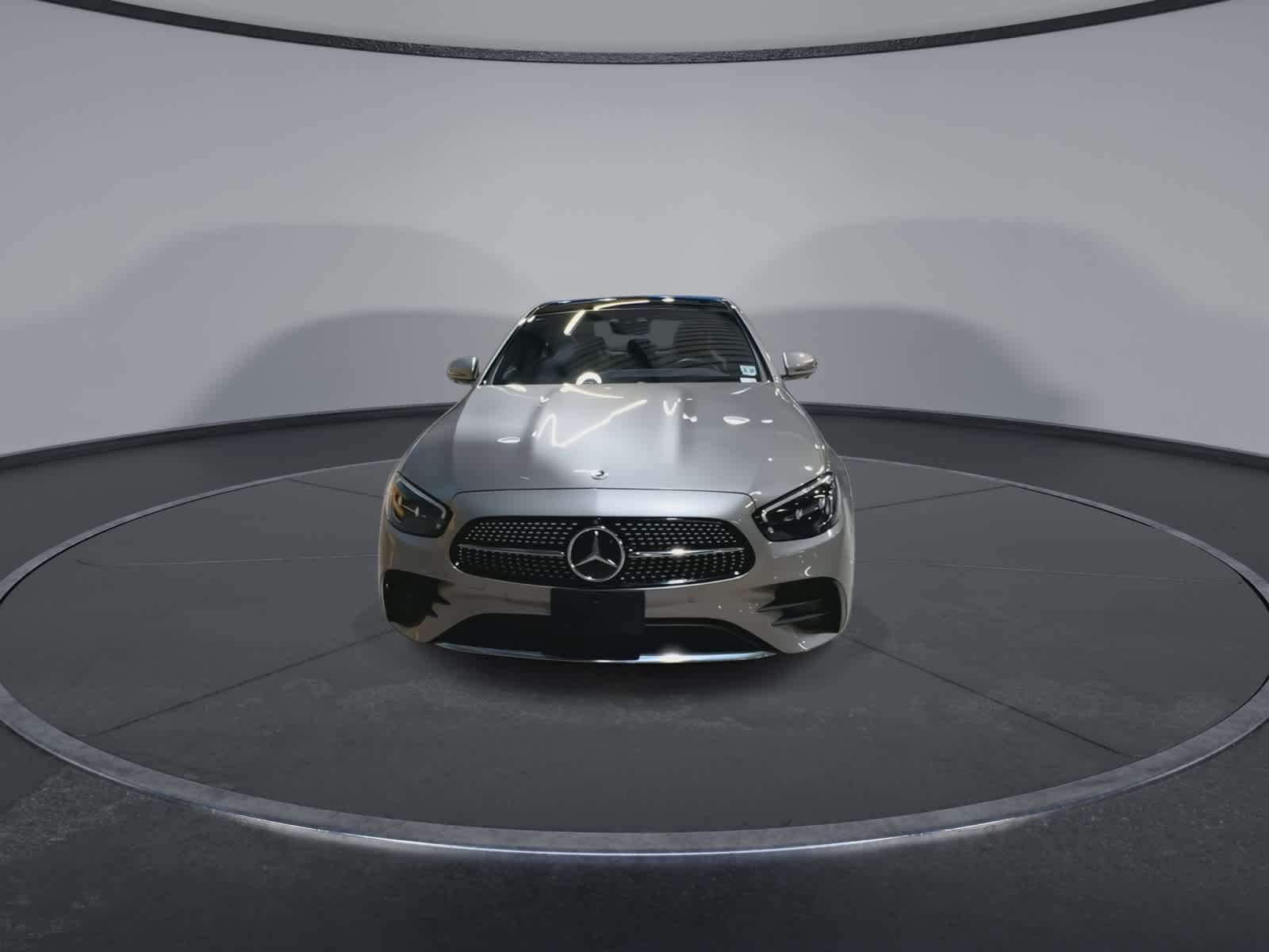 Thumbnail: 2022 Mercedes-Benz E-Class - 4