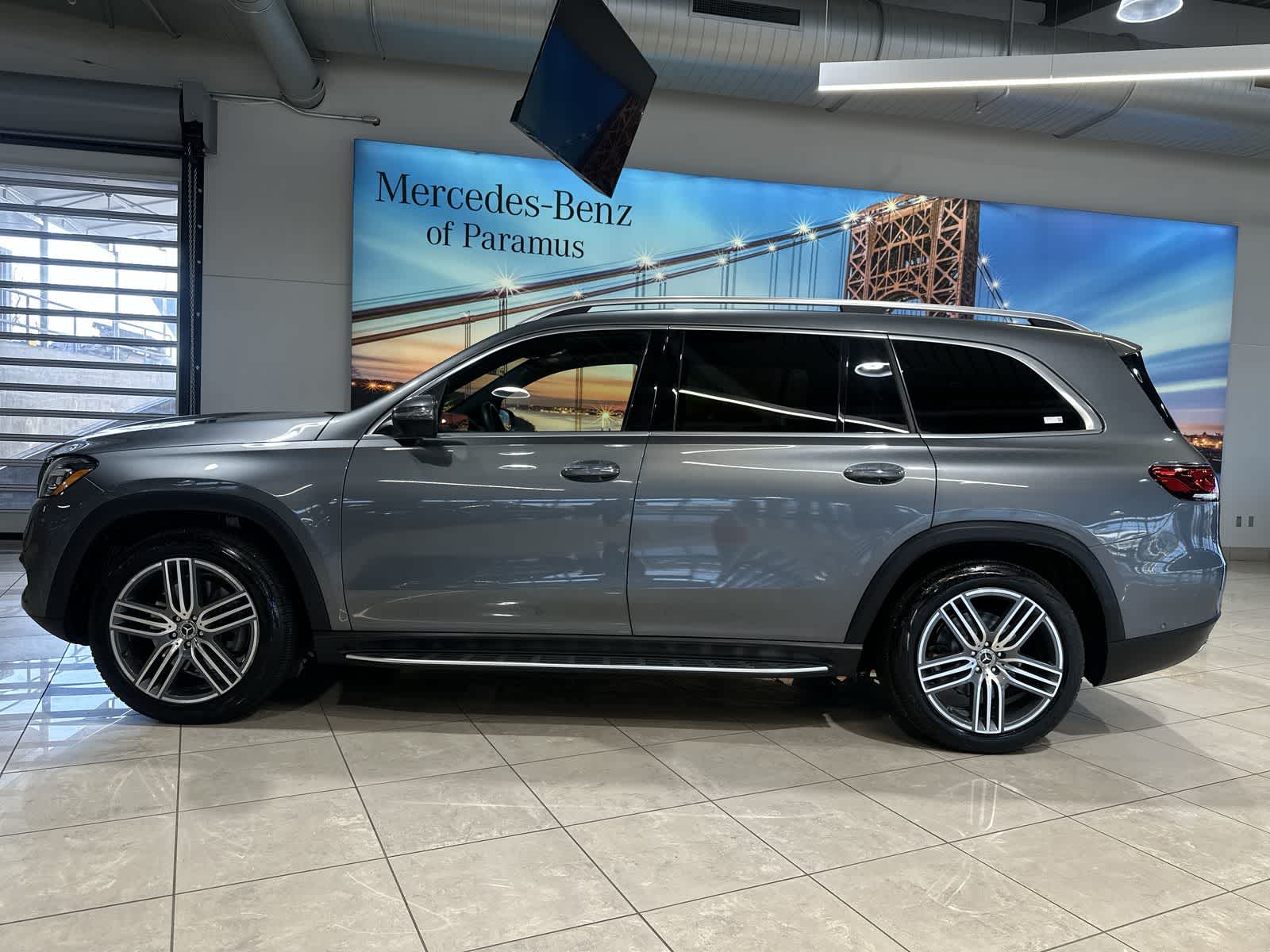 Thumbnail: 2021 Mercedes-Benz GLS - 15