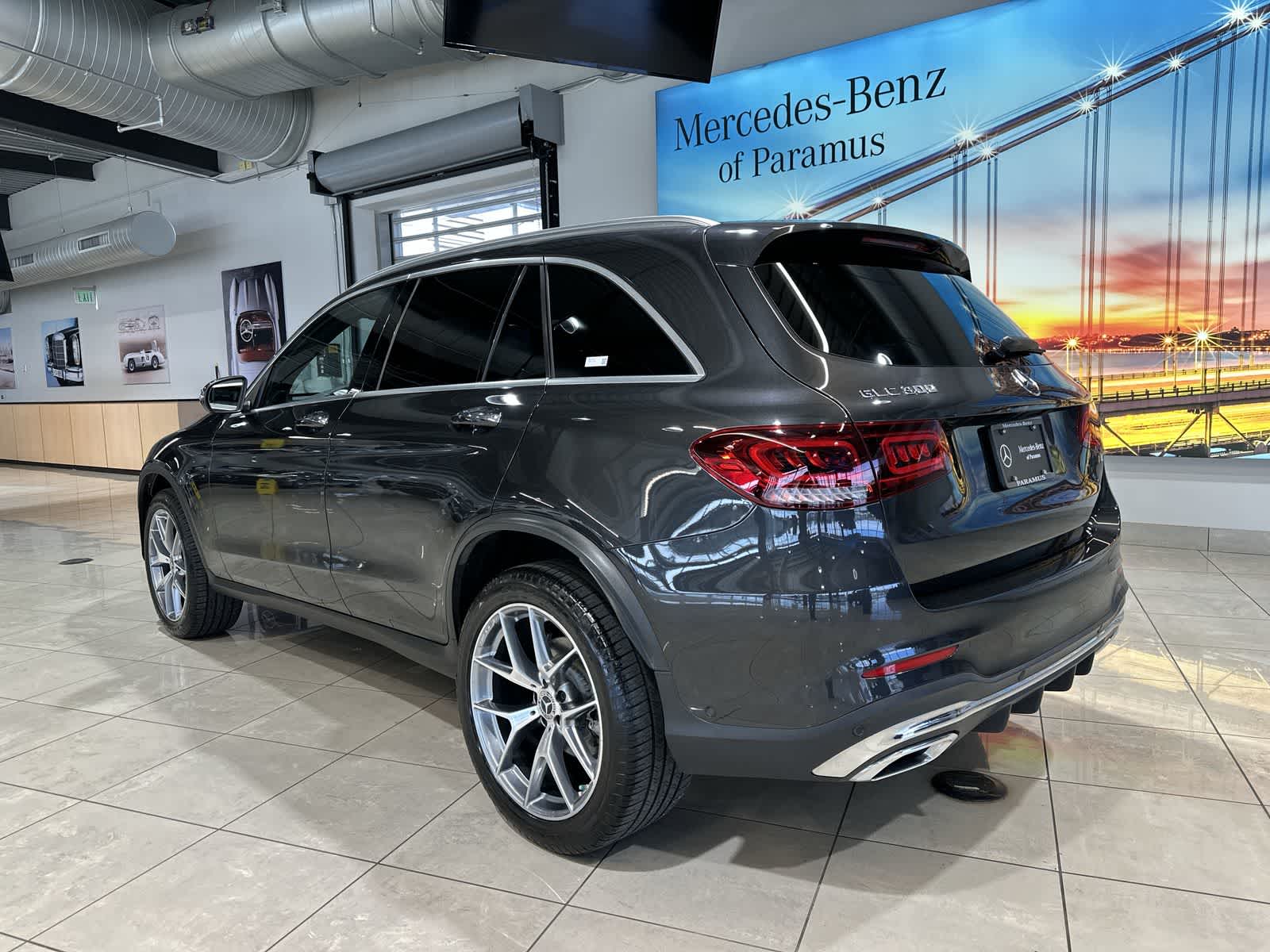 Thumbnail: 2022 Mercedes-Benz GLC - 16