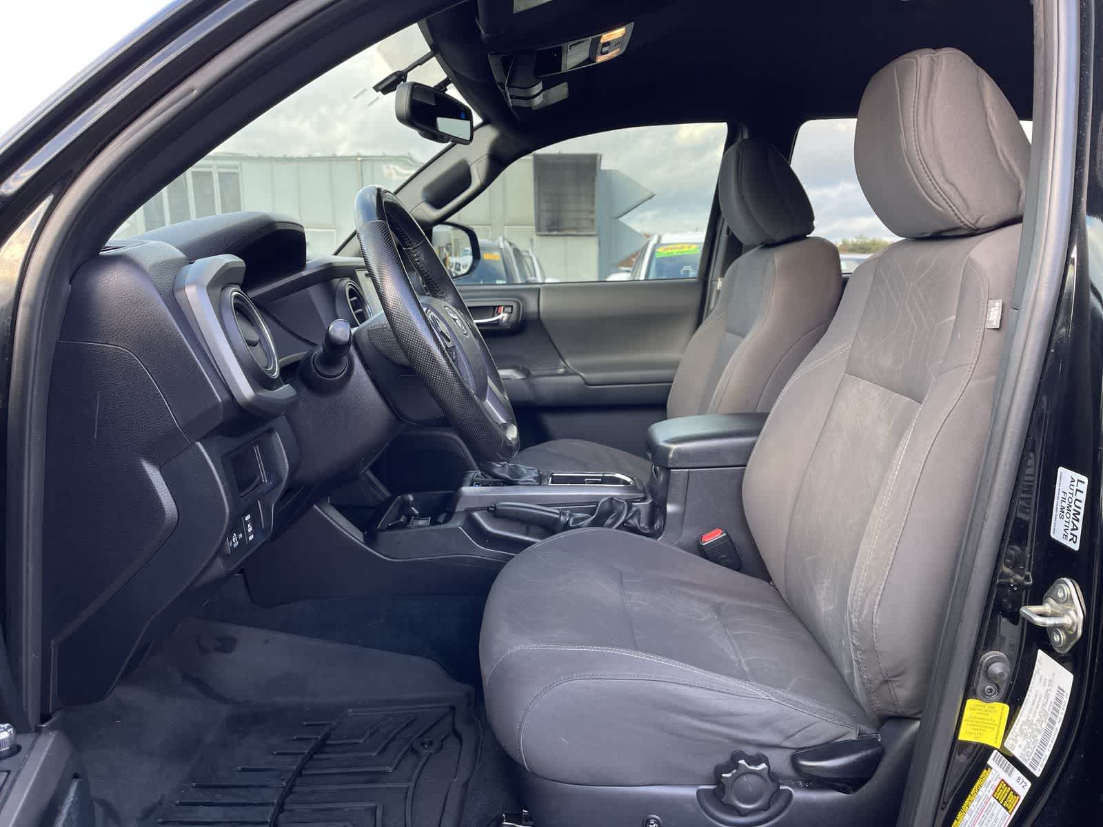 Thumbnail: 2016 Toyota Tacoma - 14