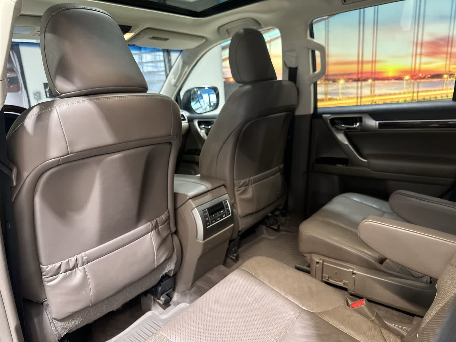 Thumbnail: 2019 Lexus GX - 24