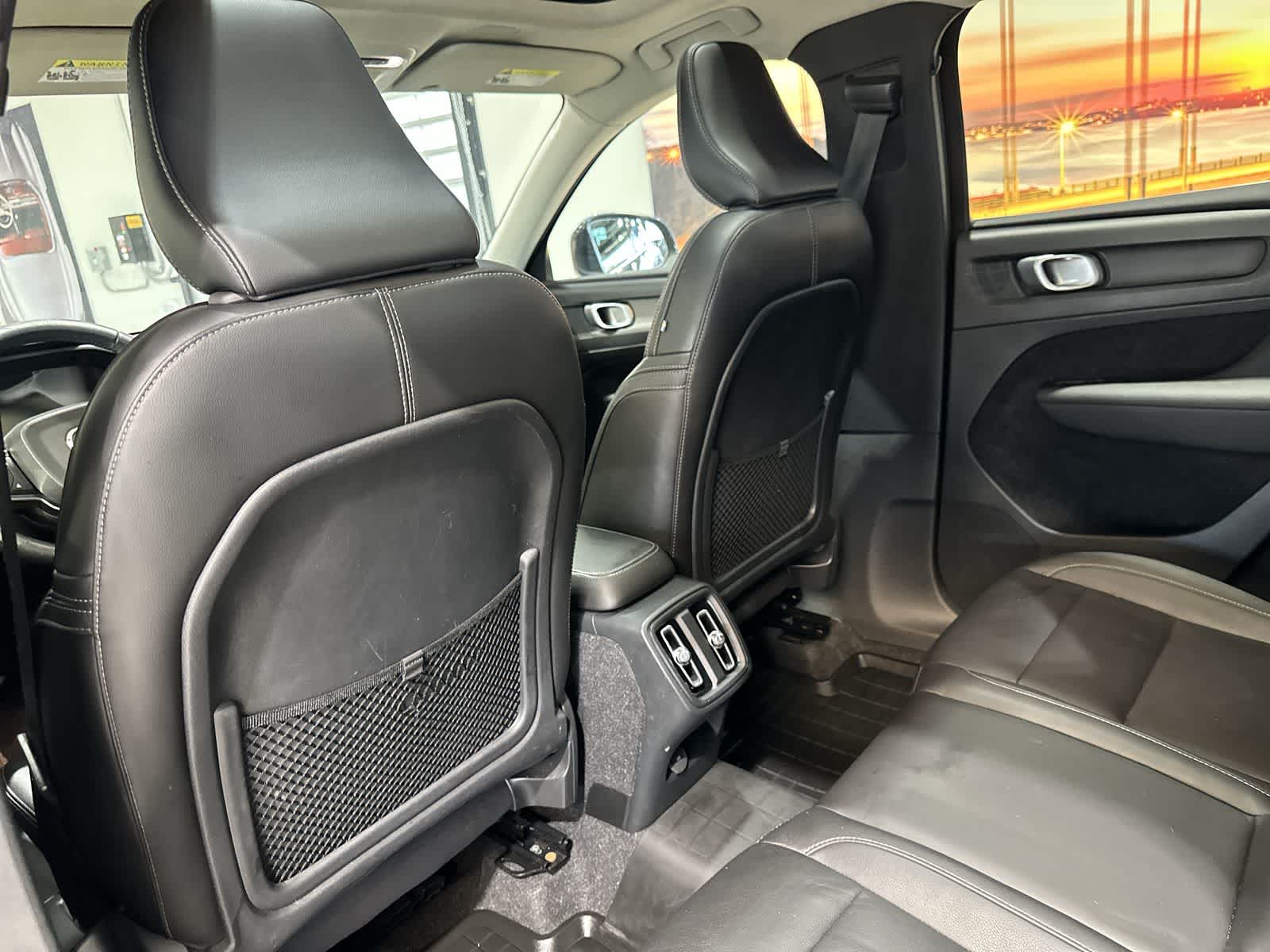 Thumbnail: 2020 Volvo XC40 - 24