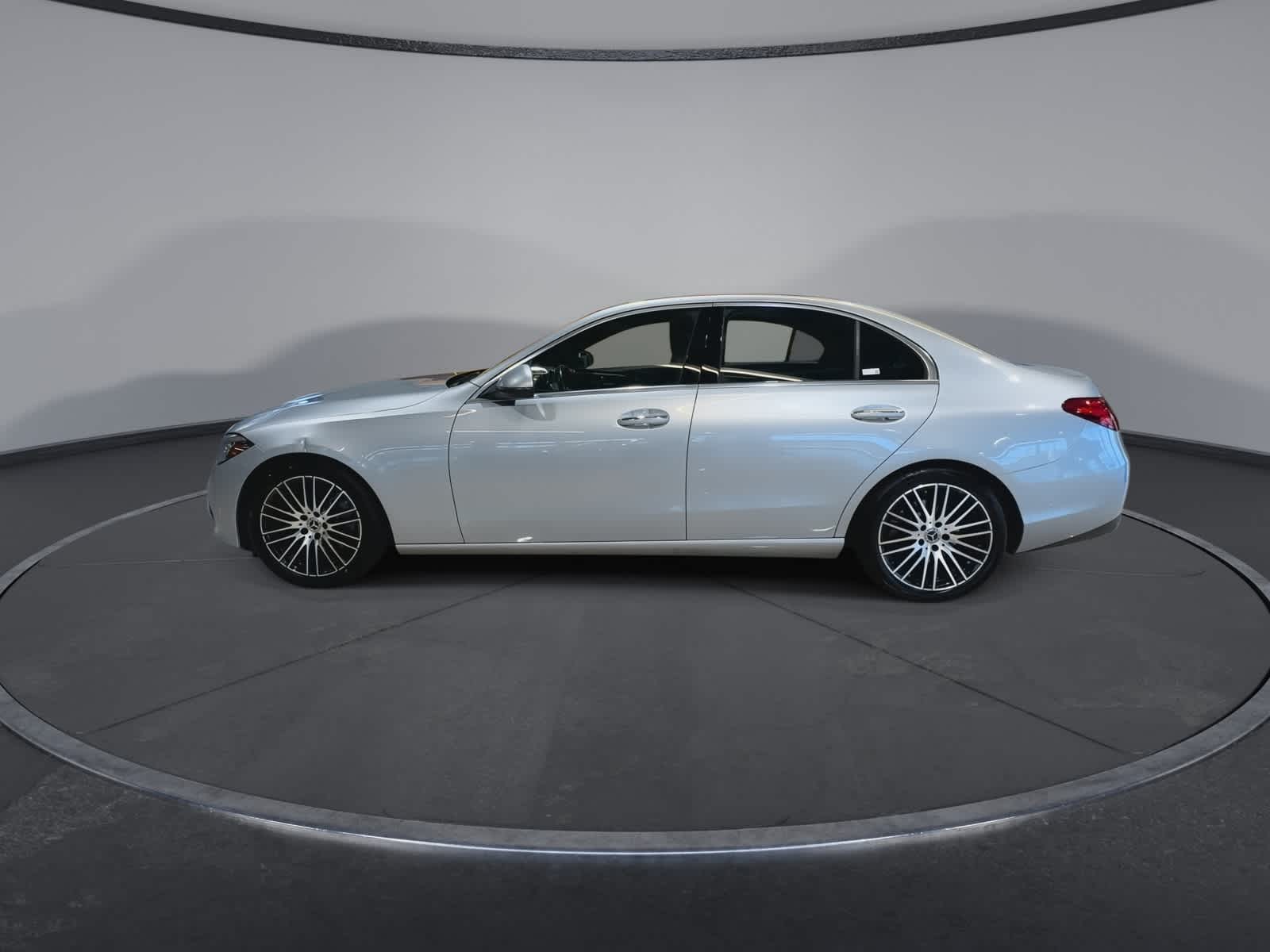 Thumbnail: 2022 Mercedes-Benz C-Class - 7
