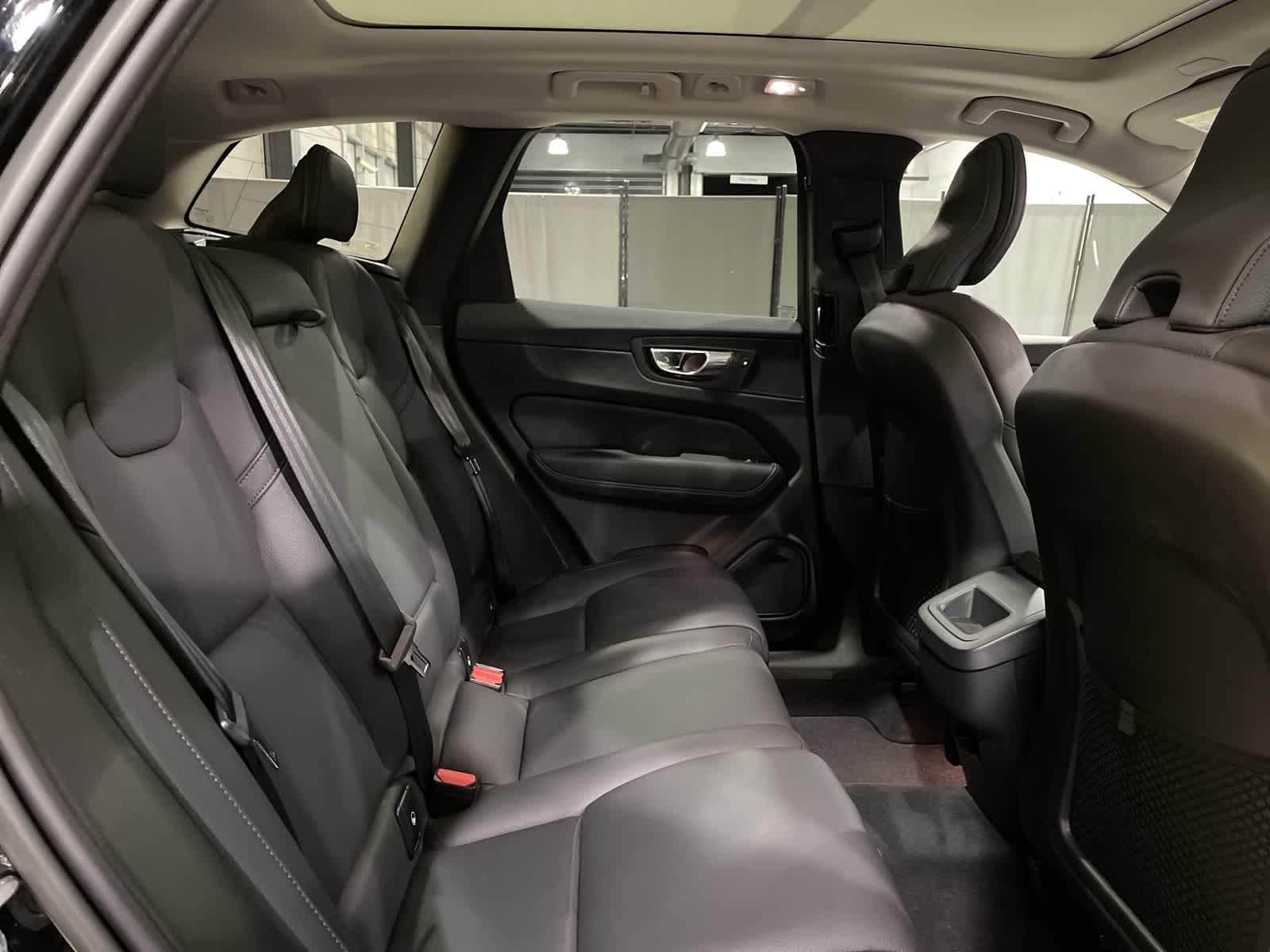 Thumbnail: 2023 Volvo XC60 - 25