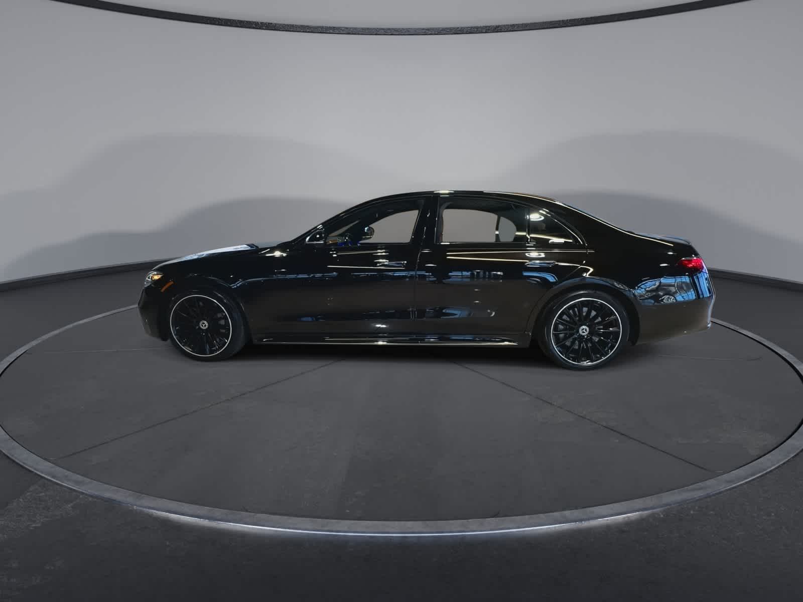 Thumbnail: 2023 Mercedes-Benz S-Class - 9