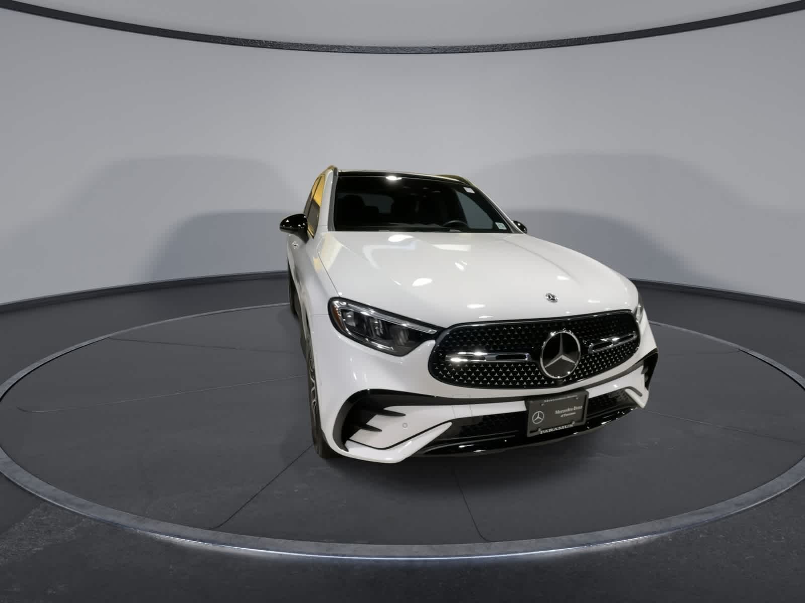 2025 Mercedes Benz GLC 300 4MATIC photo 3