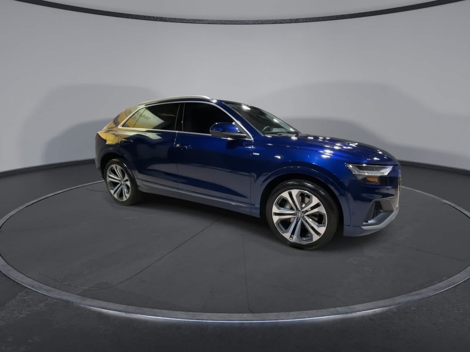 2020 Audi Q8 55 Premium photo 2