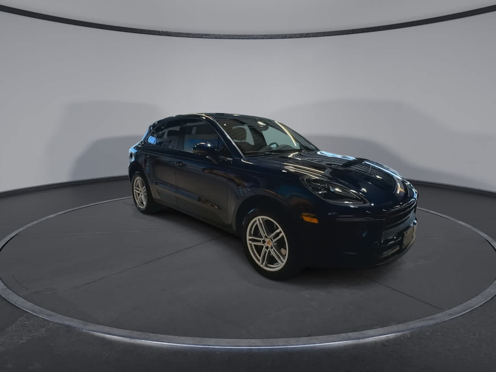 Thumbnail: 2022 Porsche Macan - 2