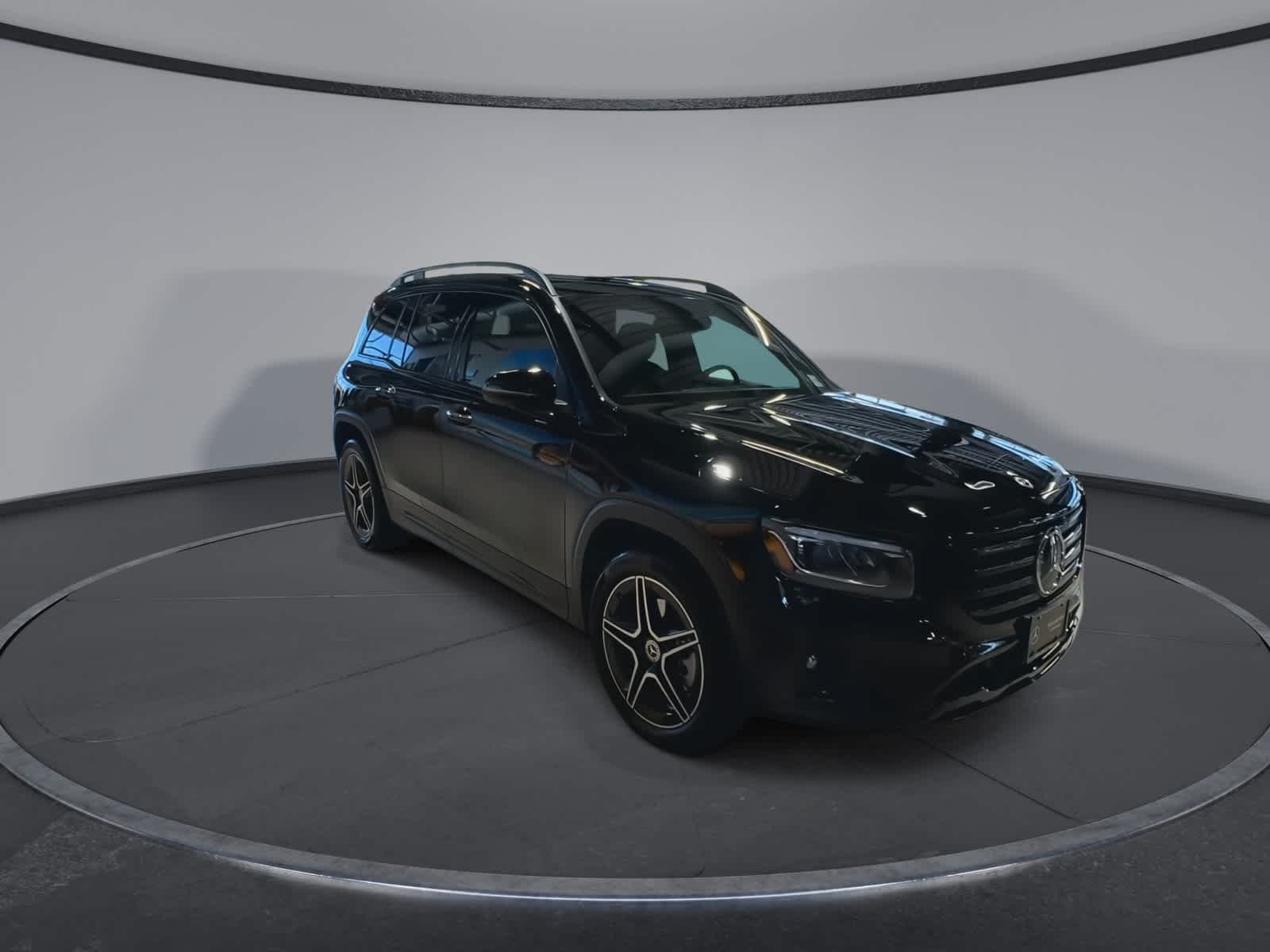 Thumbnail: 2025 Mercedes-Benz GLB - 2