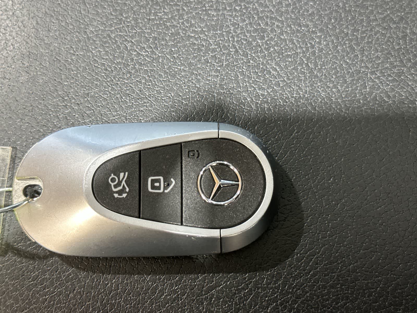 Thumbnail: 2023 Mercedes-Benz C-Class - 32