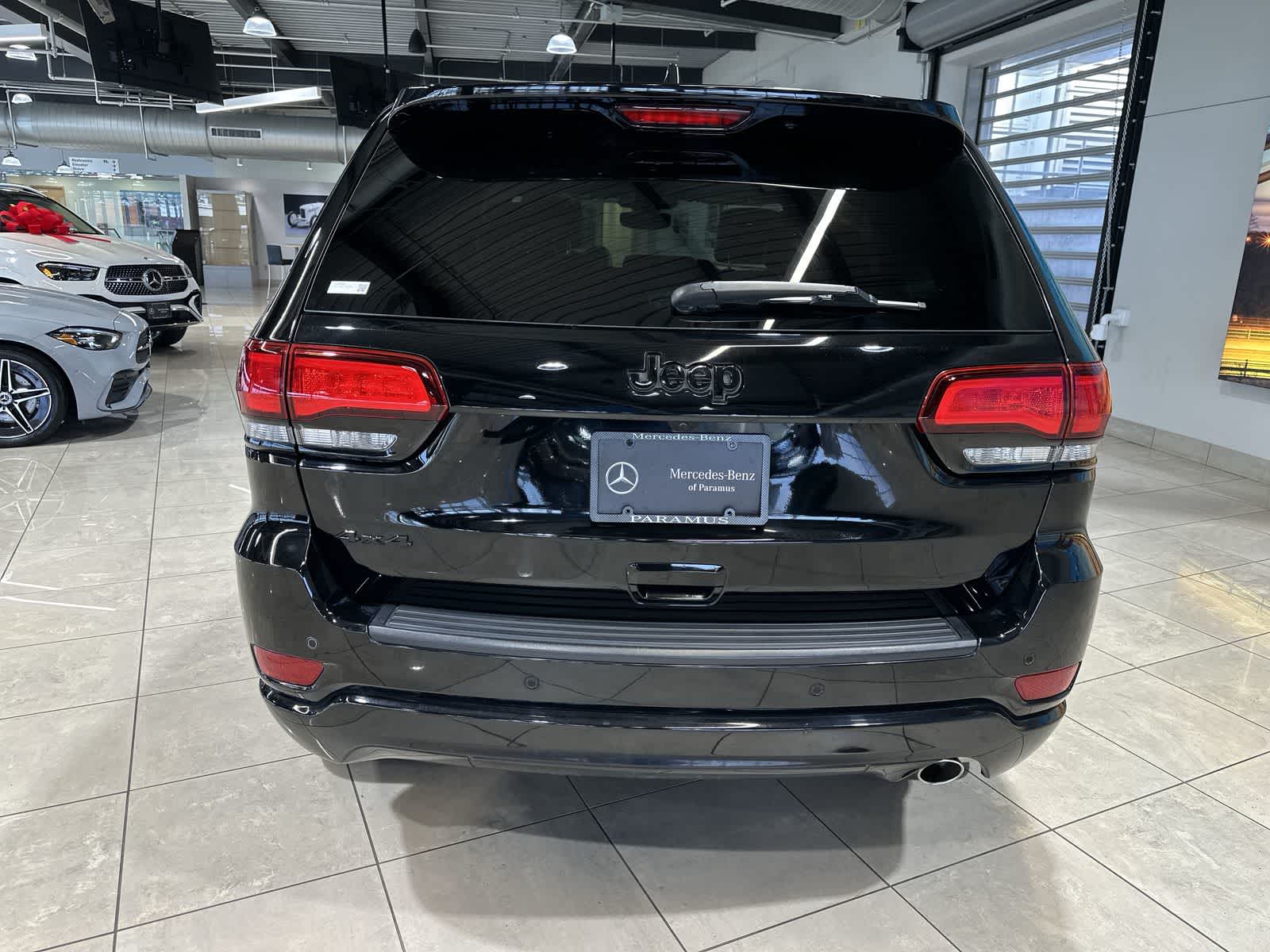 Thumbnail: 2020 Jeep Grand Cherokee - 17