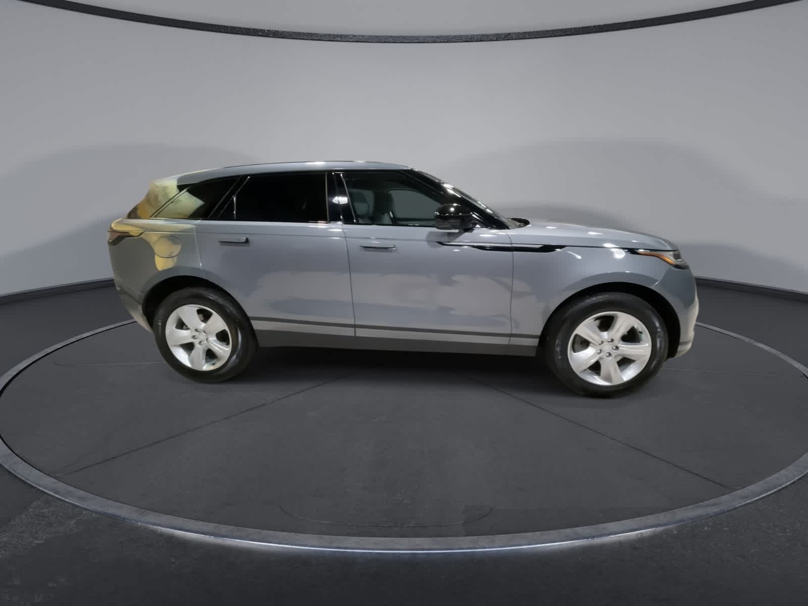 Thumbnail: 2025 Land Rover Range Rover Velar - 13