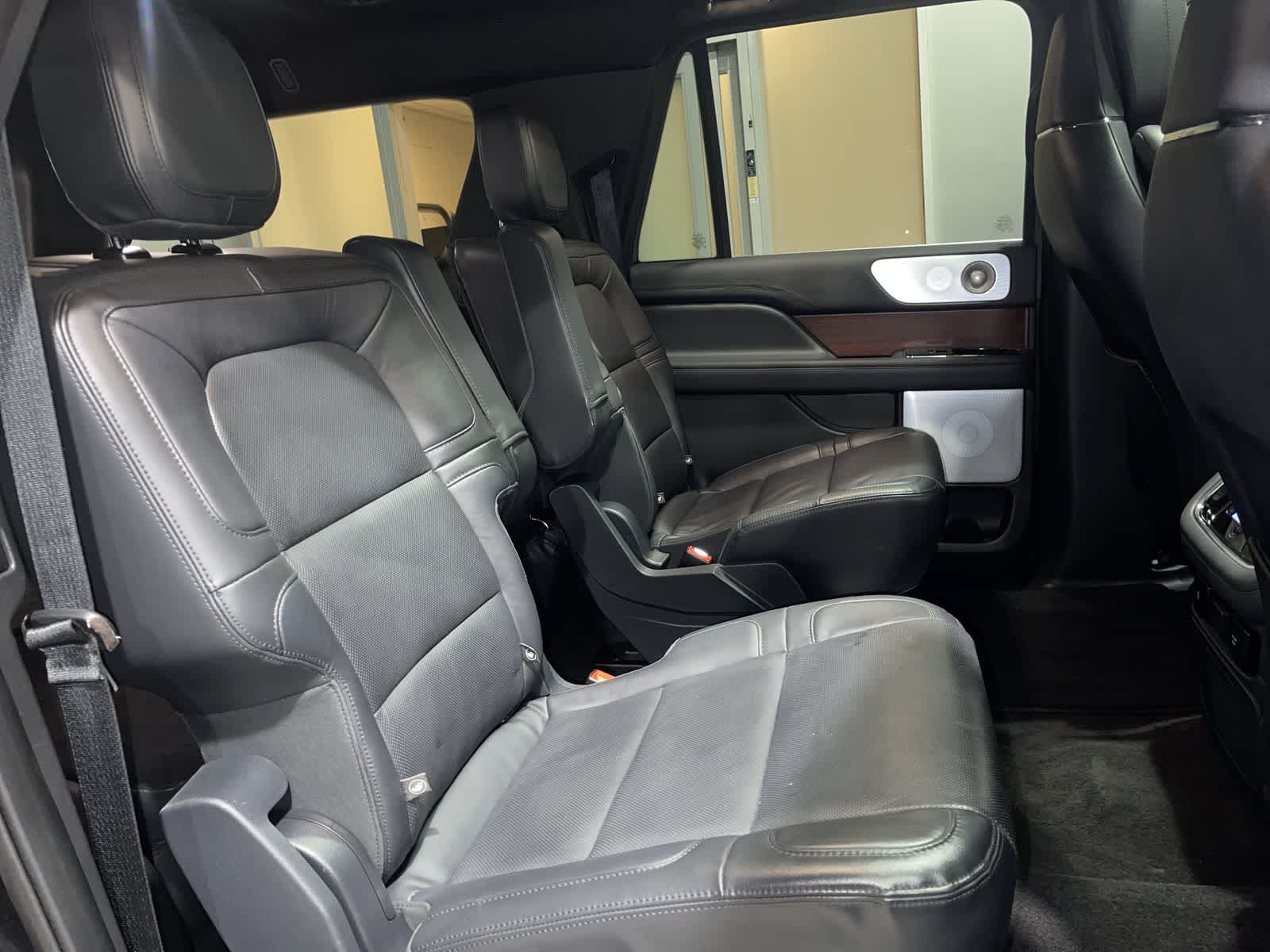 Thumbnail: 2023 Lincoln Navigator L - 25