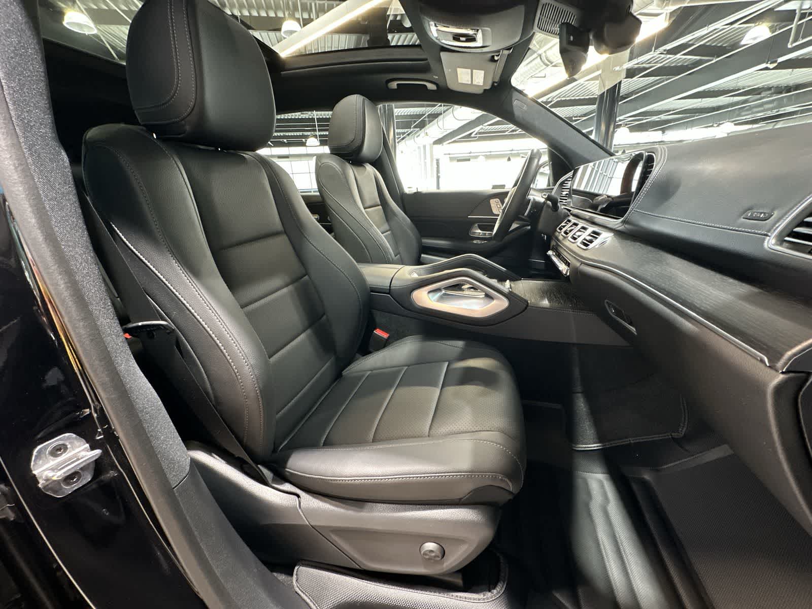 Thumbnail: 2025 Mercedes-Benz GLS - 26