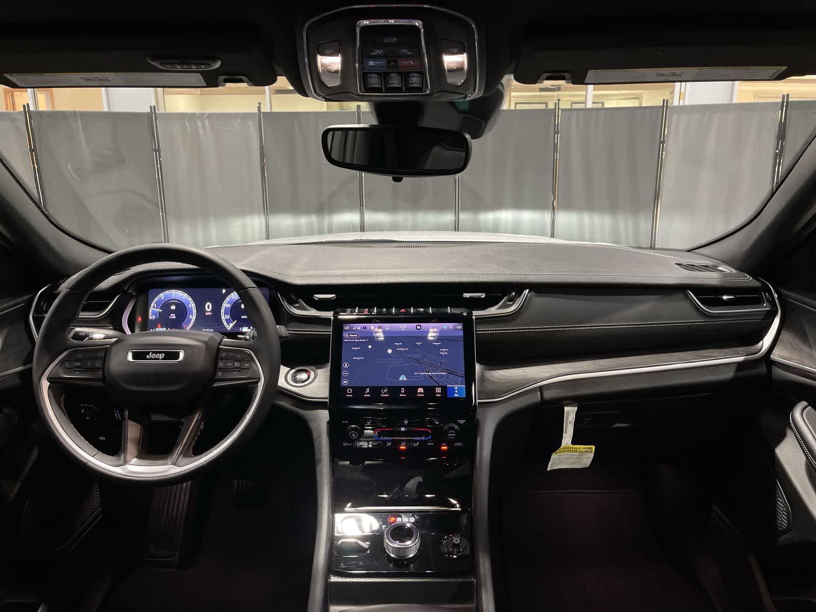 Thumbnail: 2024 Jeep Grand Cherokee - 22