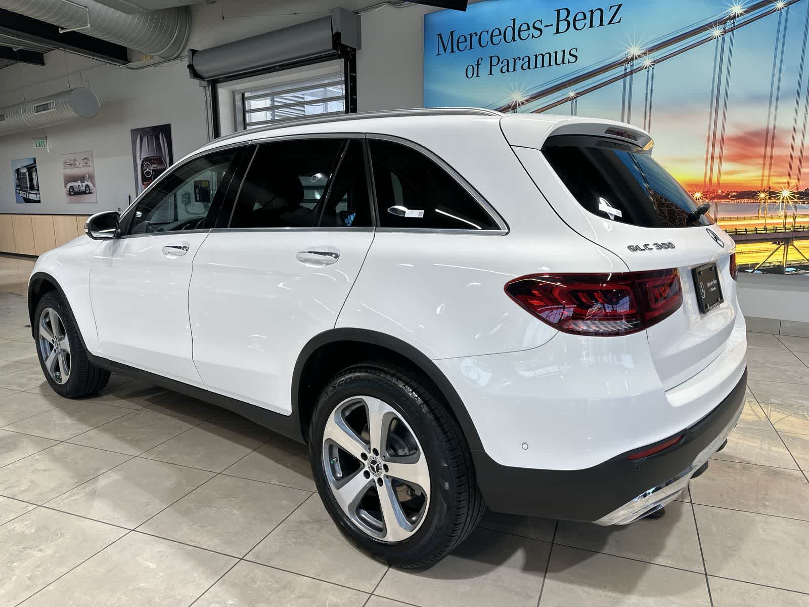 Thumbnail: 2022 Mercedes-Benz GLC - 16