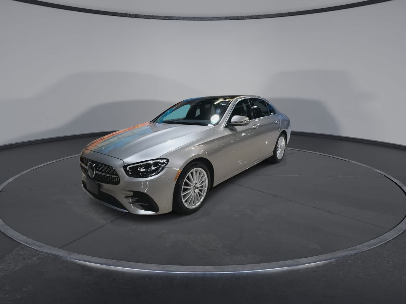 Thumbnail: 2022 Mercedes-Benz E-Class - 5