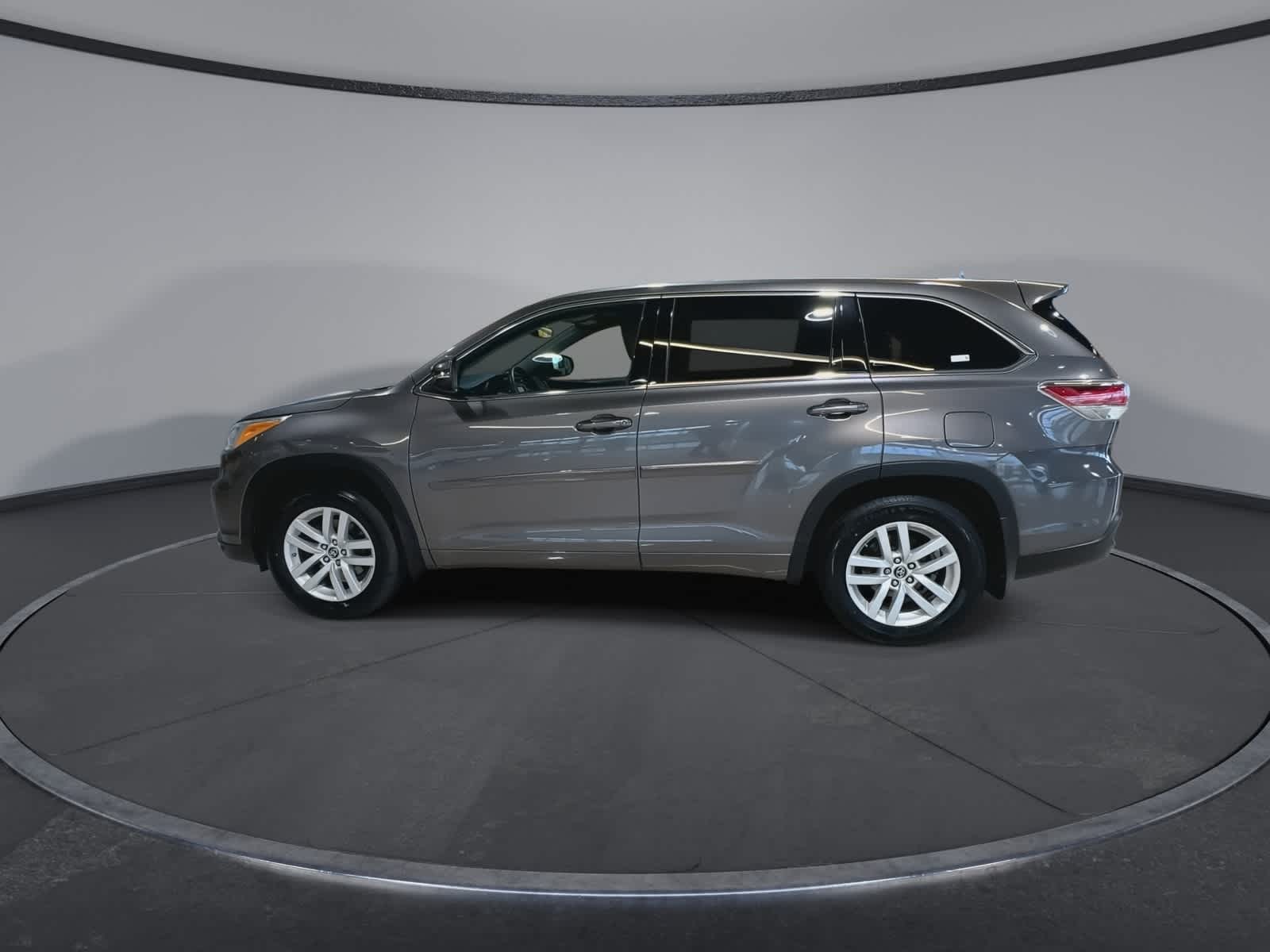 Thumbnail: 2016 Toyota Highlander - 7