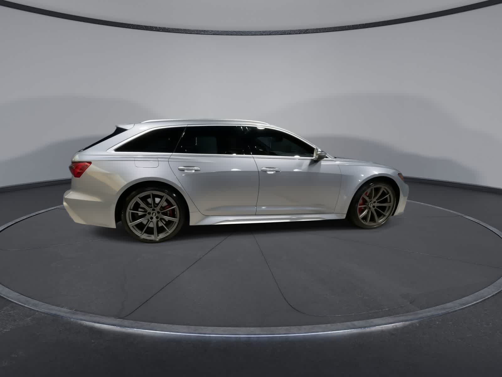 Thumbnail: 2023 Audi RS 6 - 11