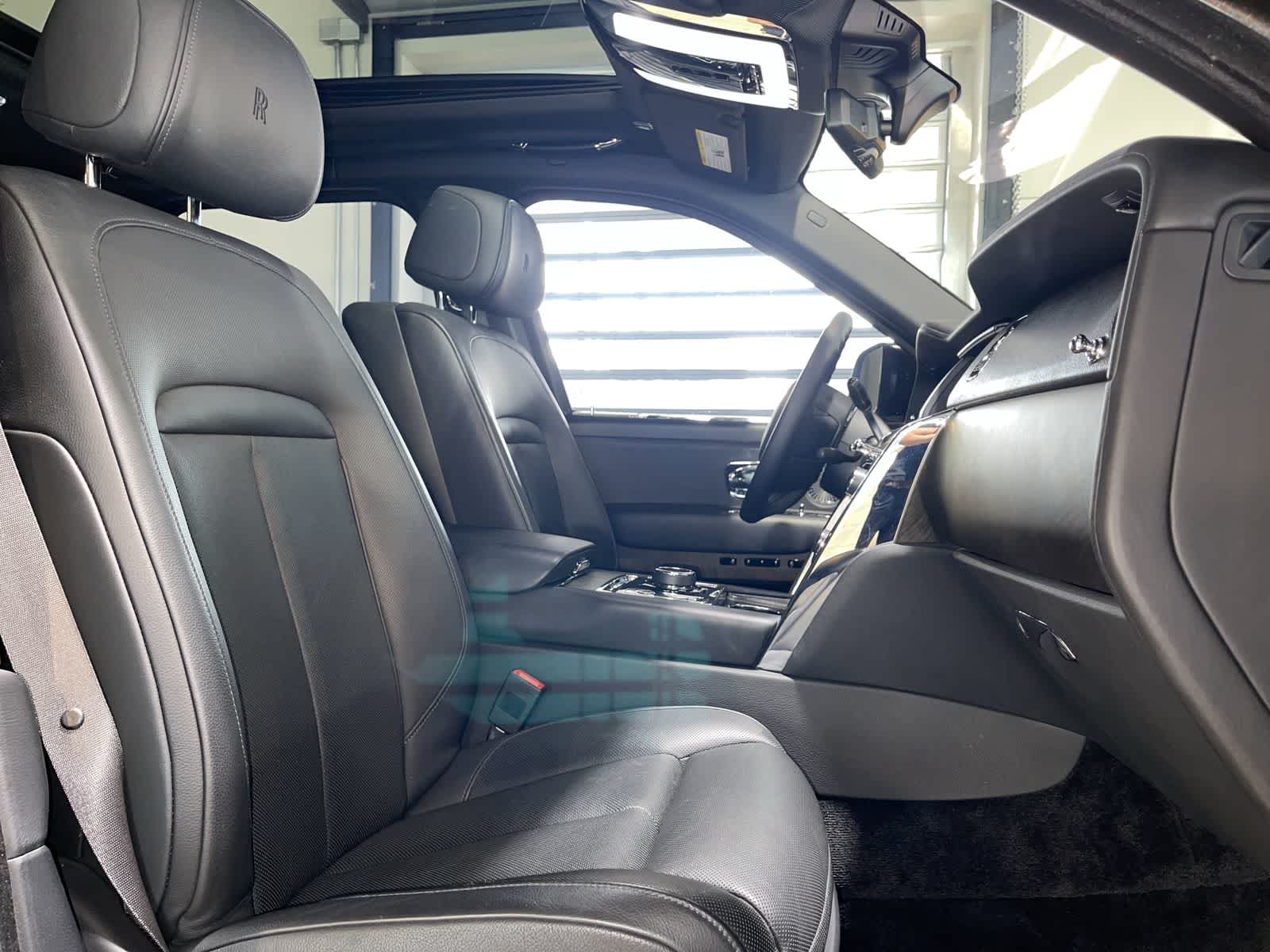 Thumbnail: 2019 Rolls-Royce Cullinan - 26