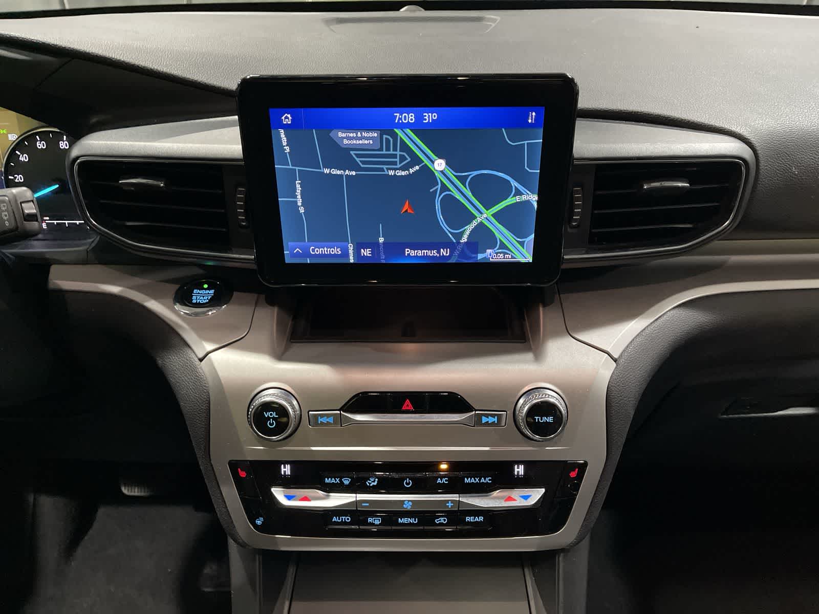 Thumbnail: 2020 Ford Explorer - 28