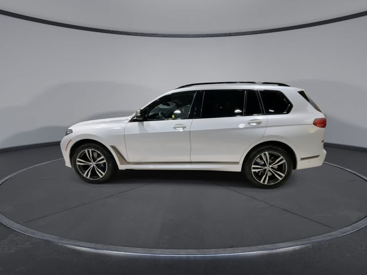 Thumbnail: 2022 BMW X7 - 7