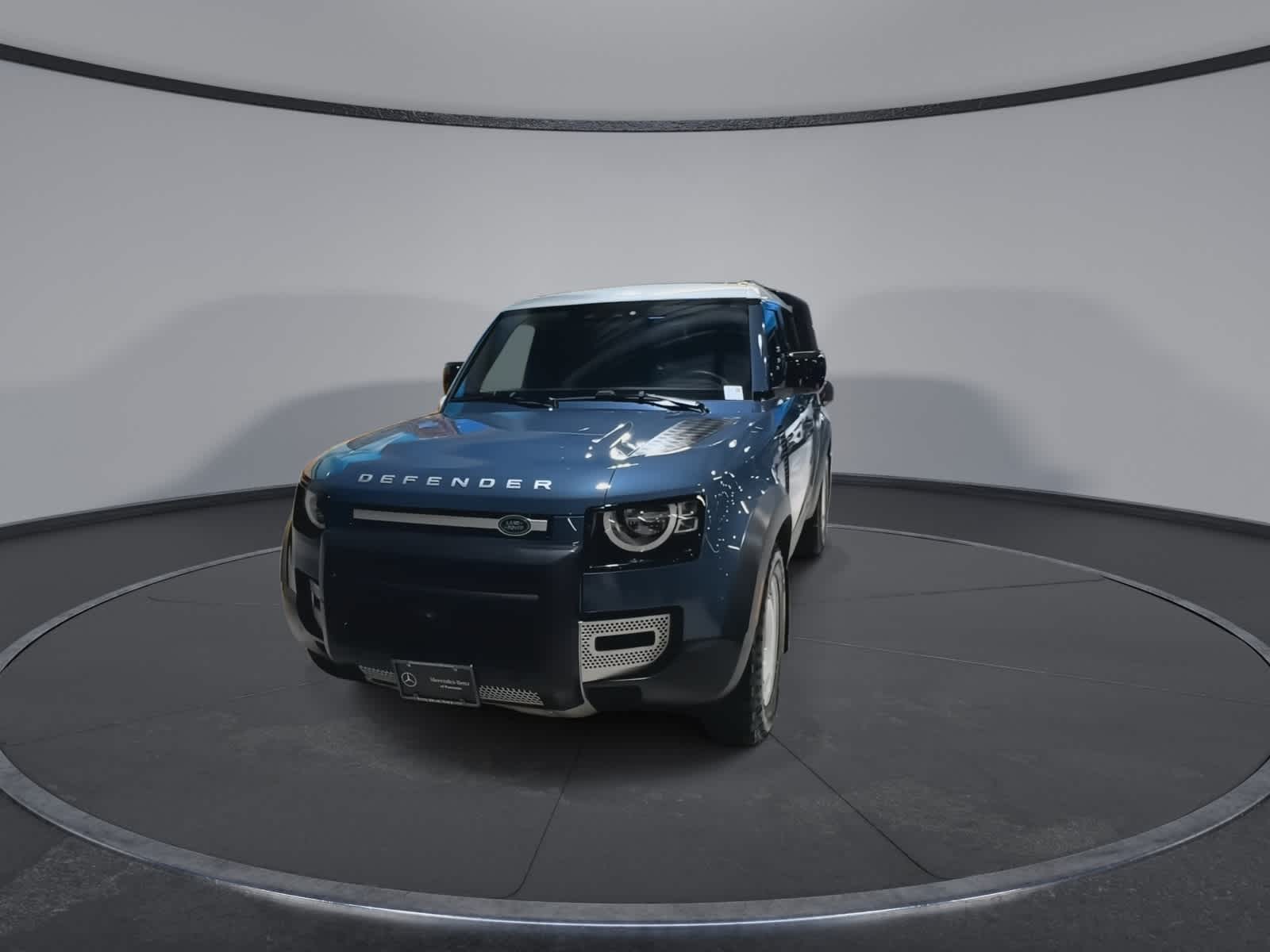 Thumbnail: 2020 Land Rover Defender - 4