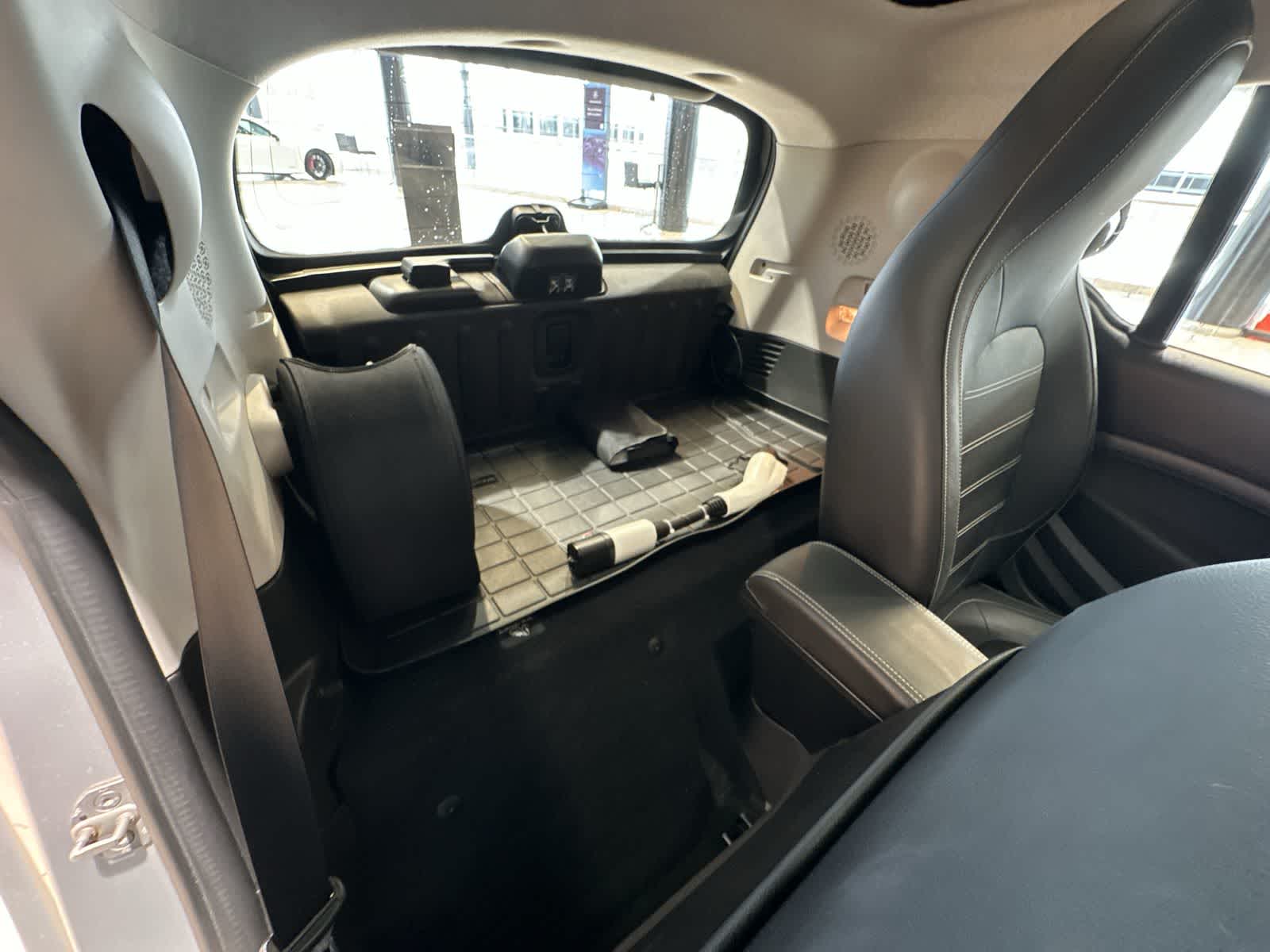 Thumbnail: 2018 smart fortwo - 24