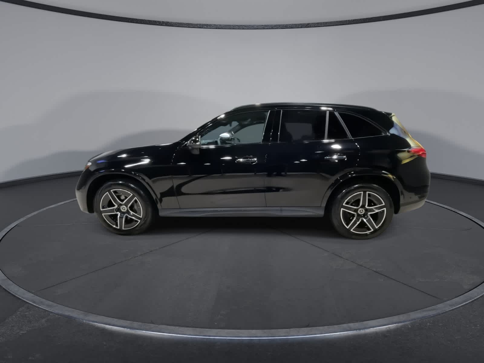 Thumbnail: 2025 Mercedes-Benz GLC - 7