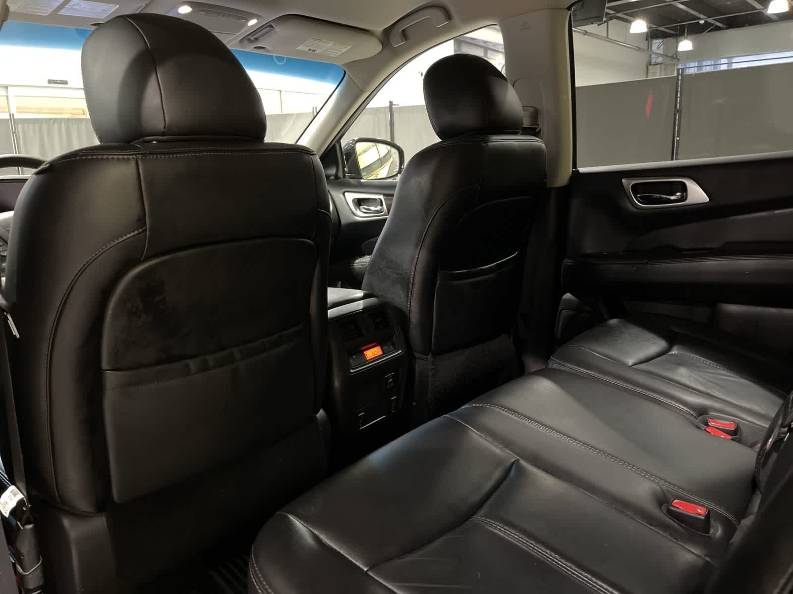 Thumbnail: 2015 Nissan Pathfinder - 23