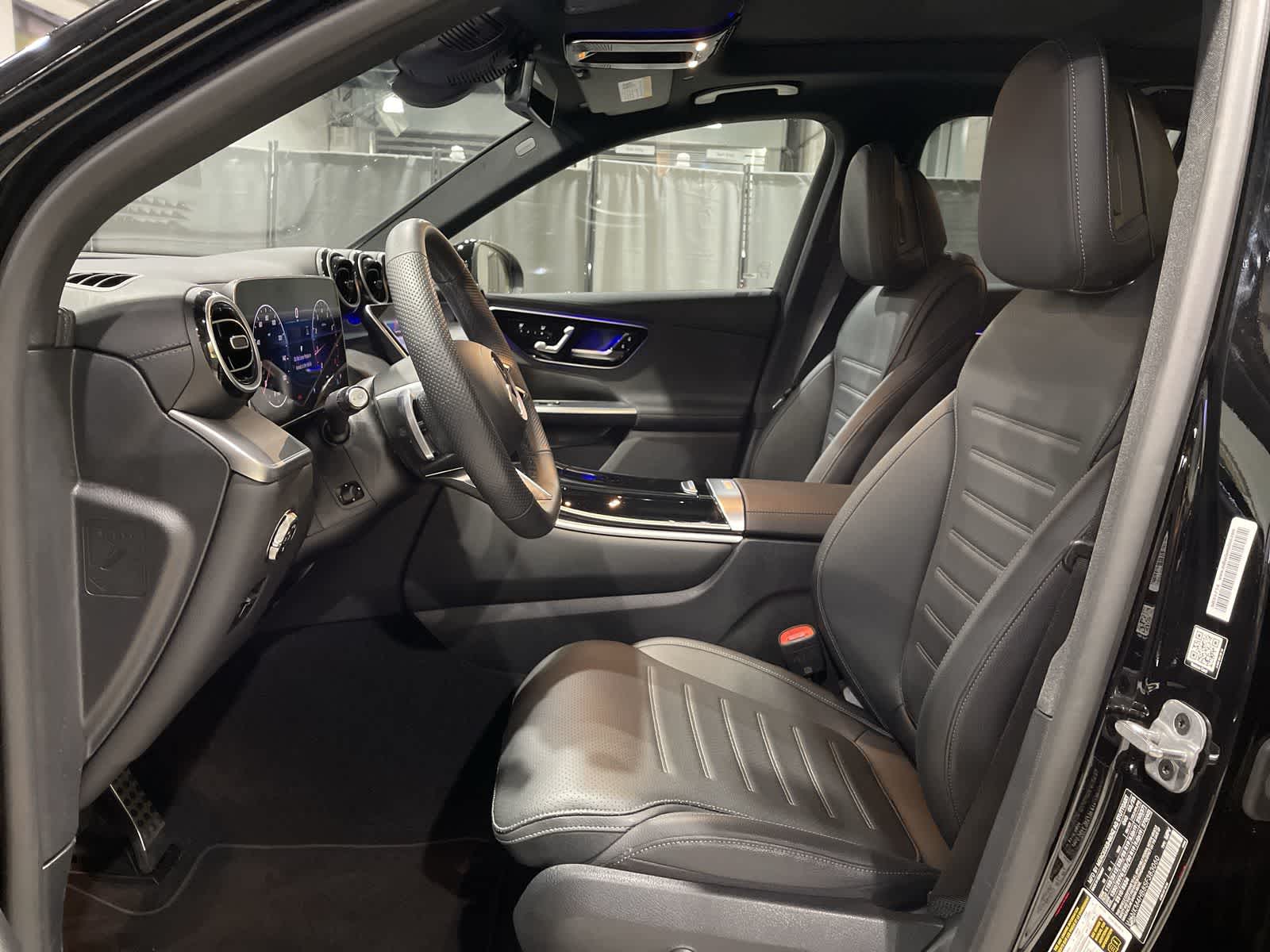 Thumbnail: 2025 Mercedes-Benz GLC - 23