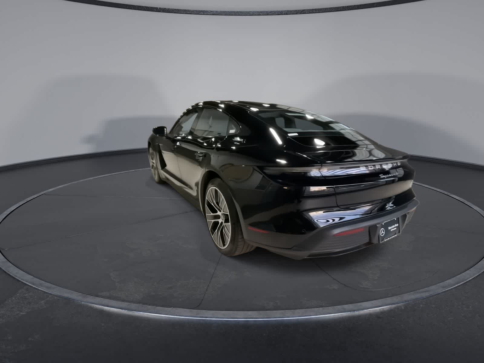 Thumbnail: 2021 Porsche Taycan - 9