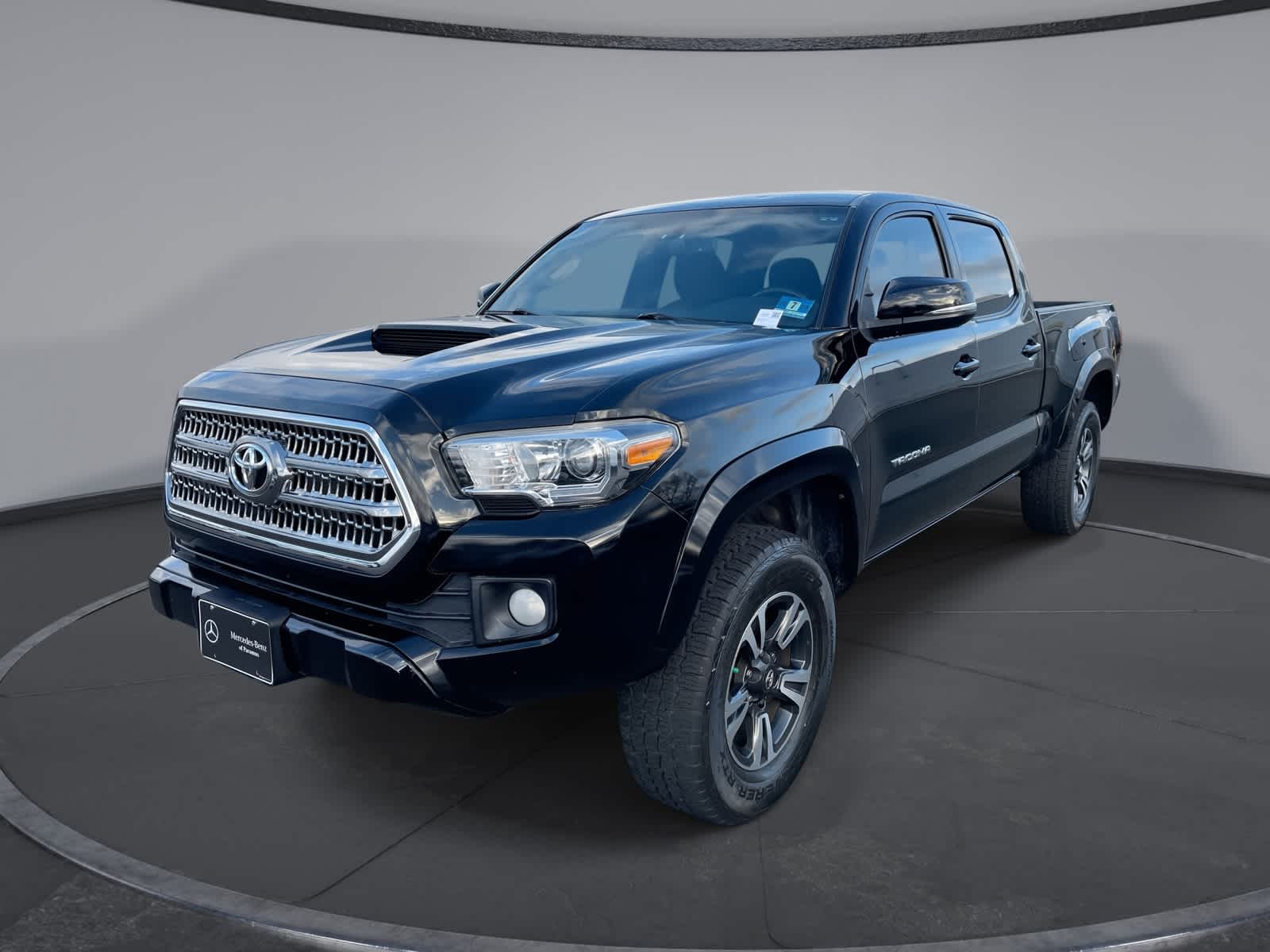 Thumbnail: 2016 Toyota Tacoma - 1
