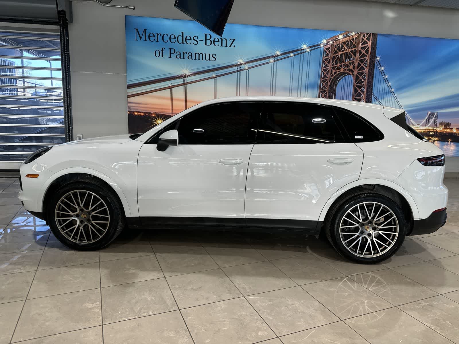 Thumbnail: 2022 Porsche Cayenne - 15