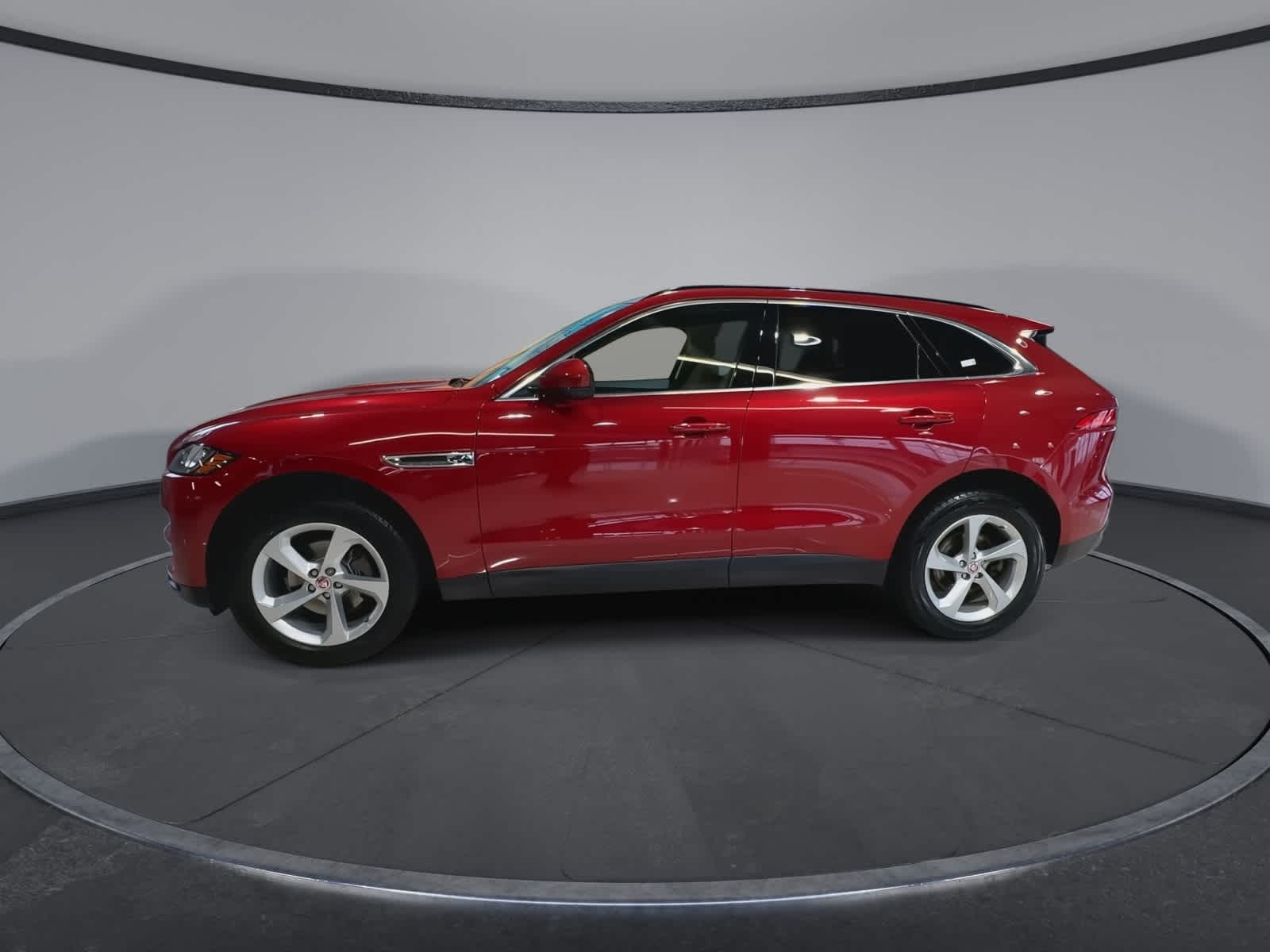 Thumbnail: 2020 Jaguar F-Pace - 6