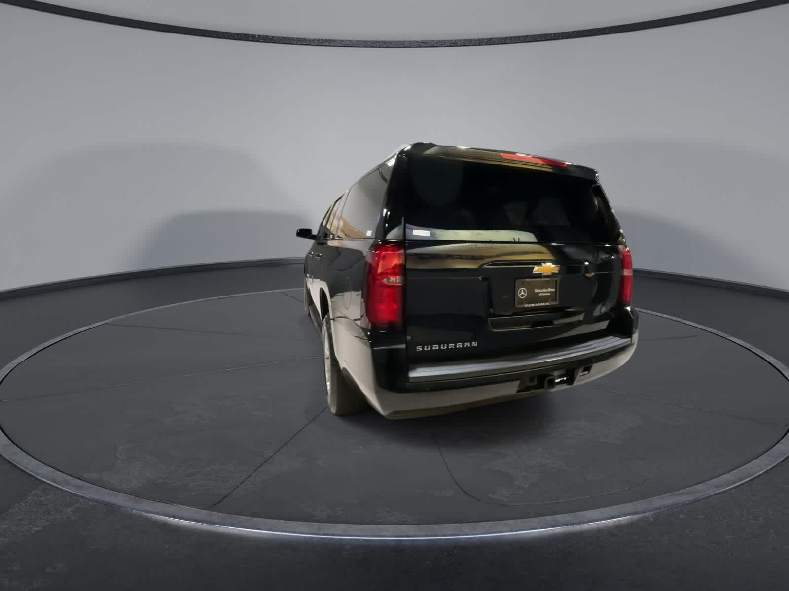 Thumbnail: 2016 Chevrolet Suburban - 10