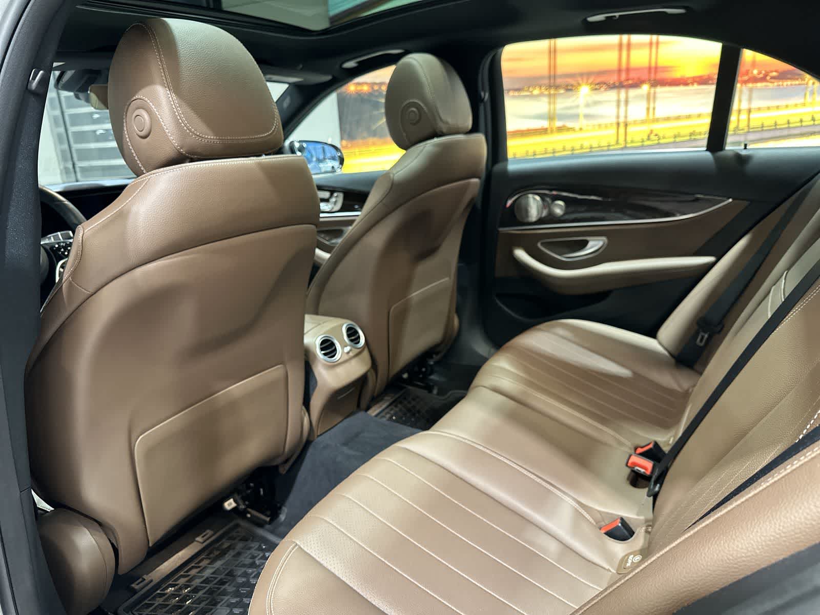 Thumbnail: 2022 Mercedes-Benz E-Class - 24