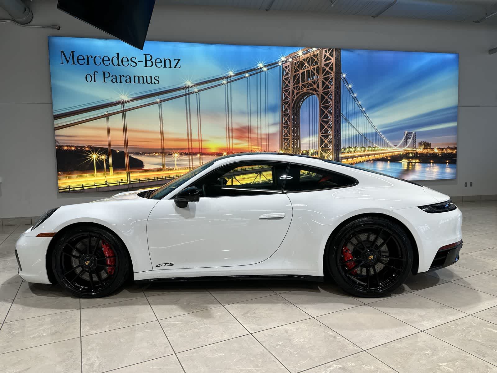 Thumbnail: 2024 Porsche 911 - 15